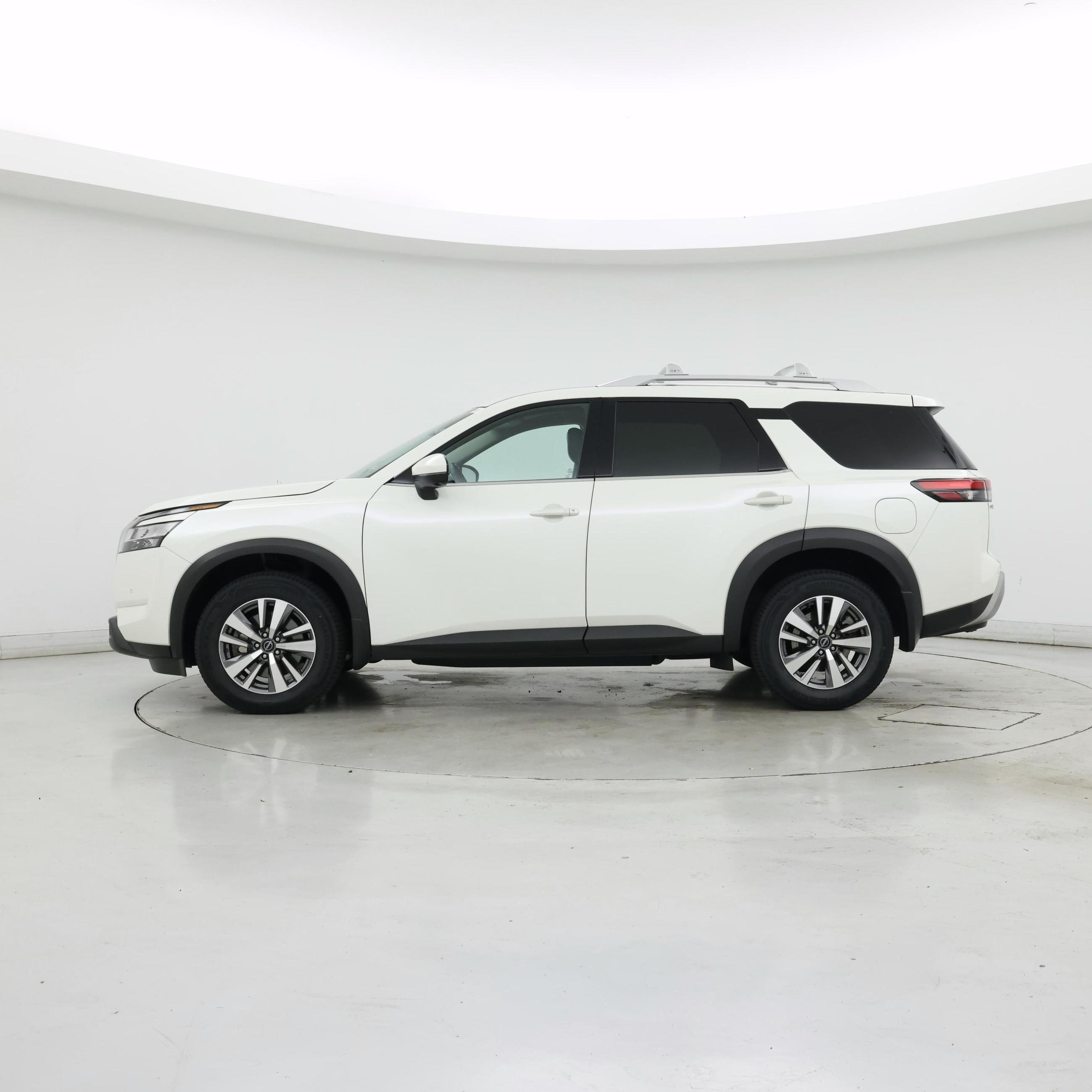 Thumbnail: 2023 Nissan Pathfinder - 3