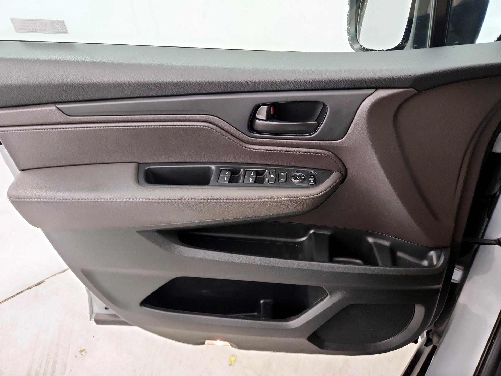 Thumbnail: 2021 Honda Odyssey - 12