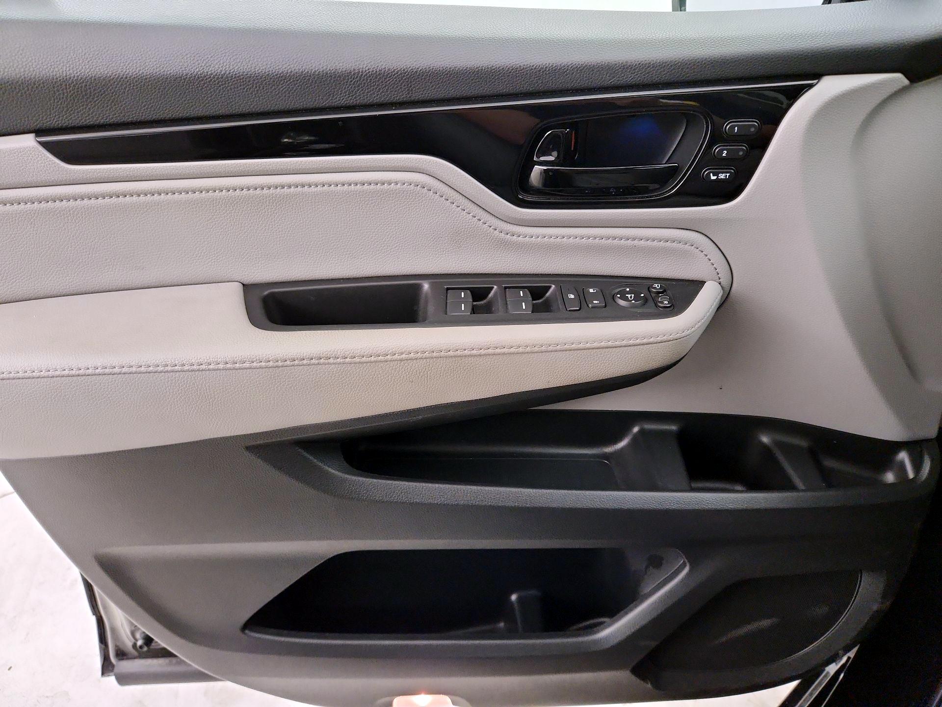 Thumbnail: 2019 Honda Odyssey - 12