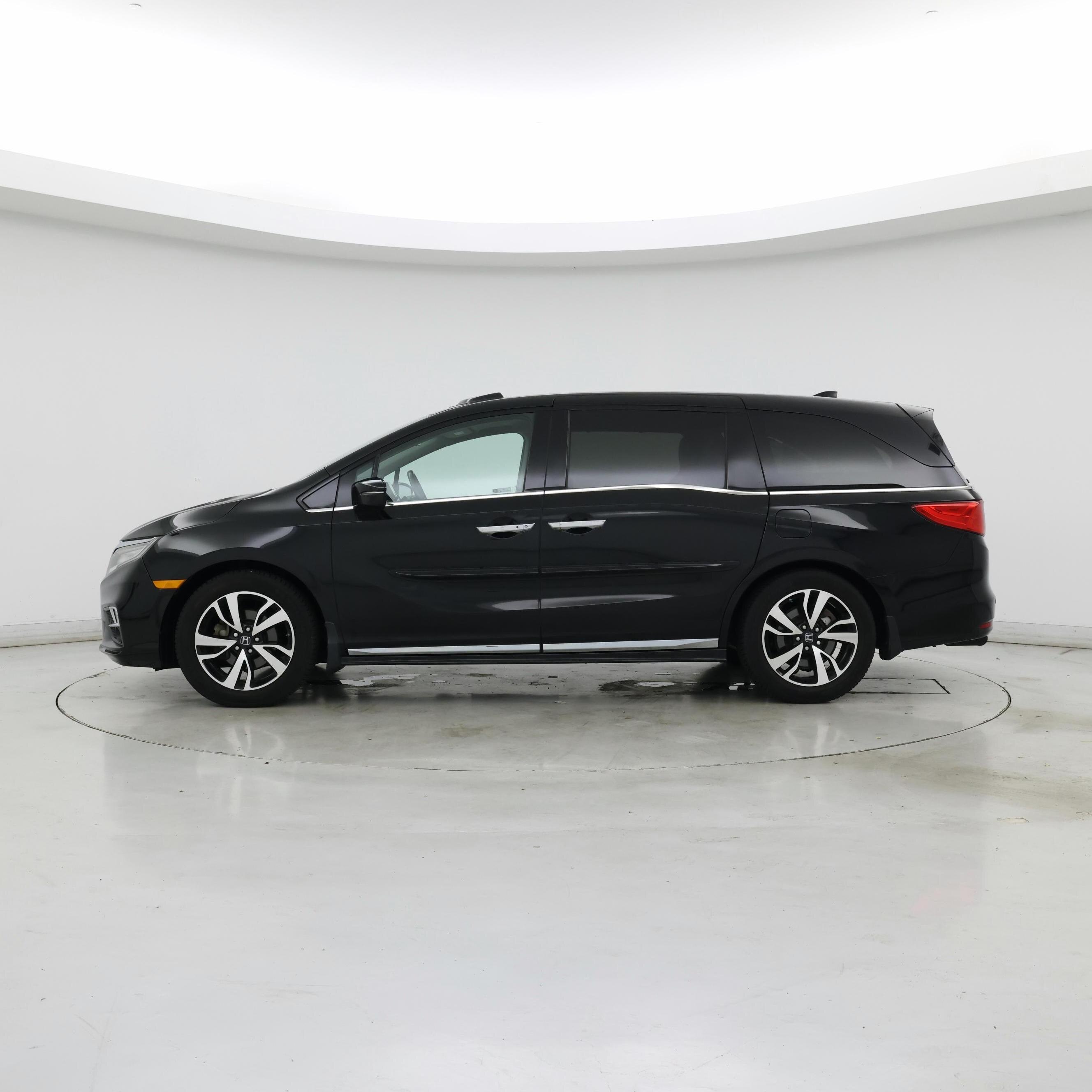 Thumbnail: 2019 Honda Odyssey - 3
