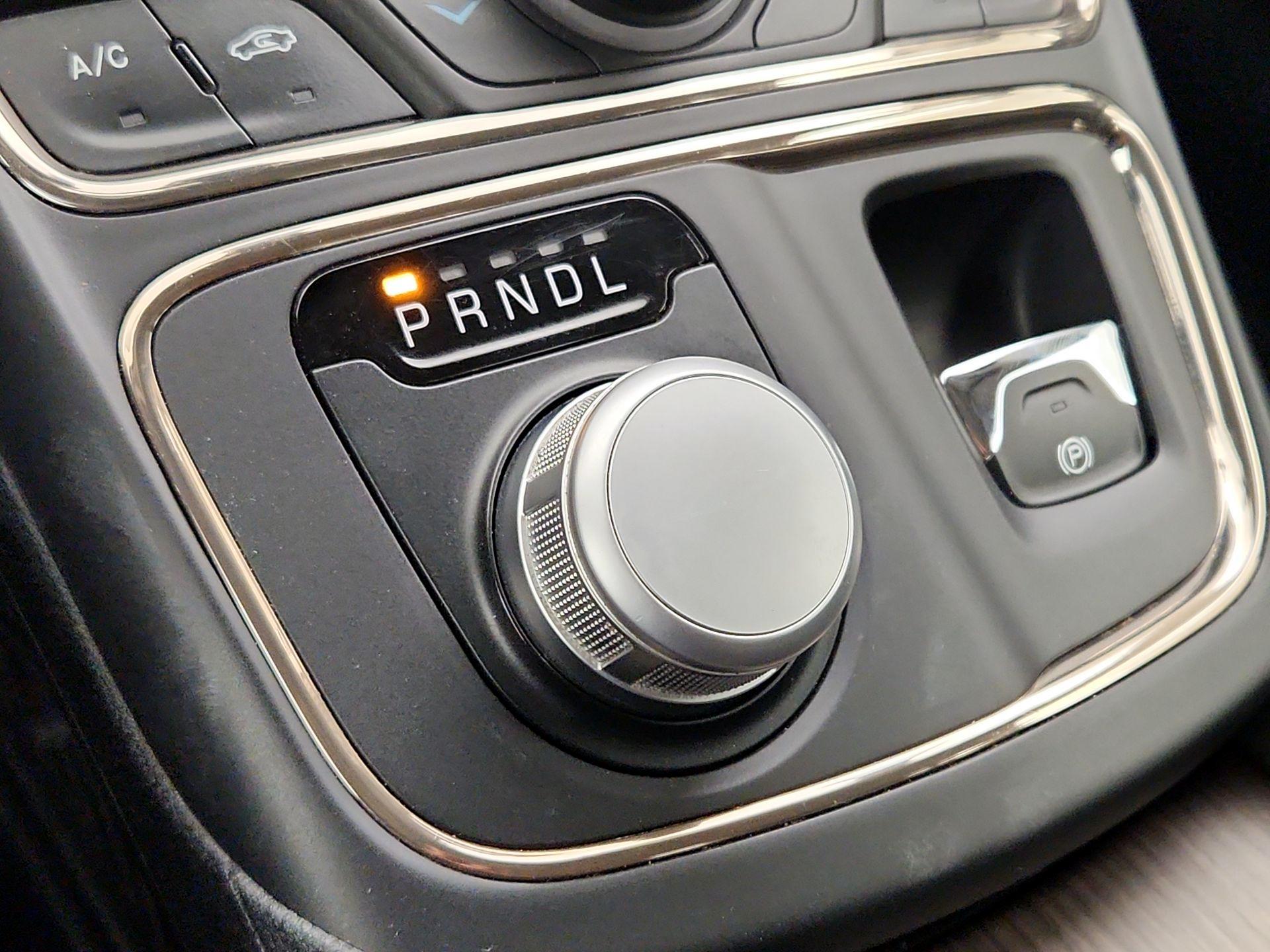 Thumbnail: 2015 Chrysler 200 - 18