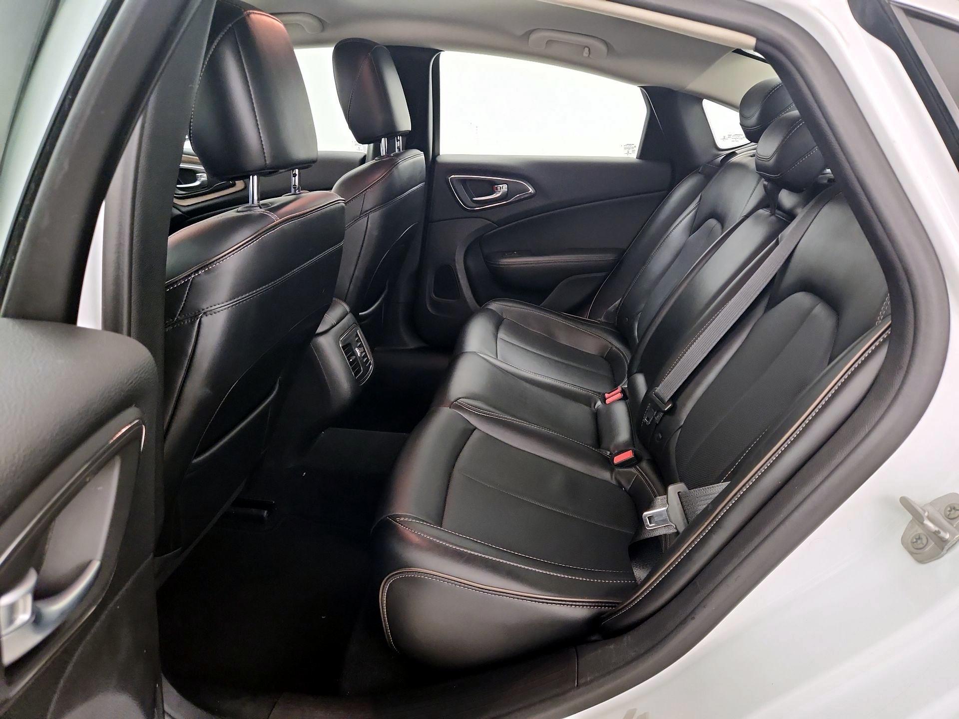 Thumbnail: 2015 Chrysler 200 - 20