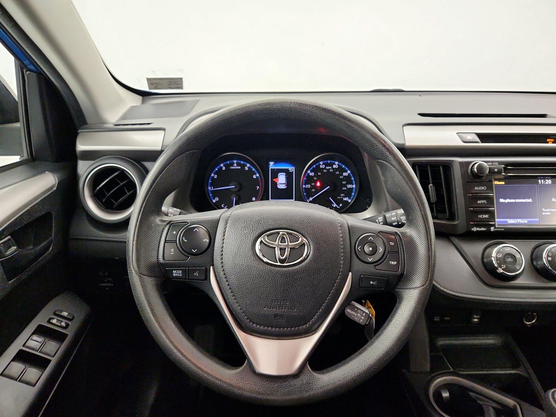 Thumbnail: 2018 Toyota RAV4 - 10