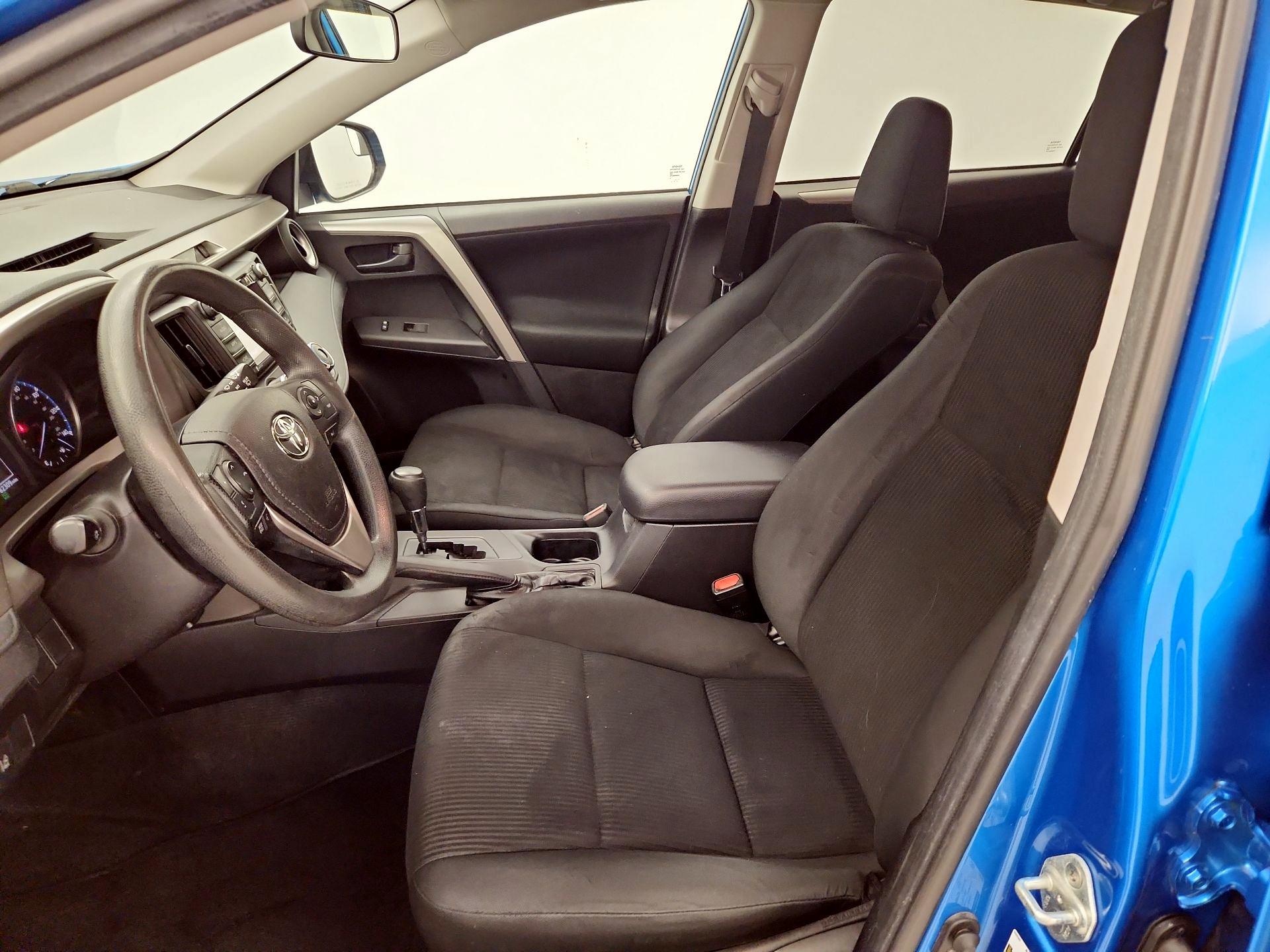 Thumbnail: 2018 Toyota RAV4 - 11