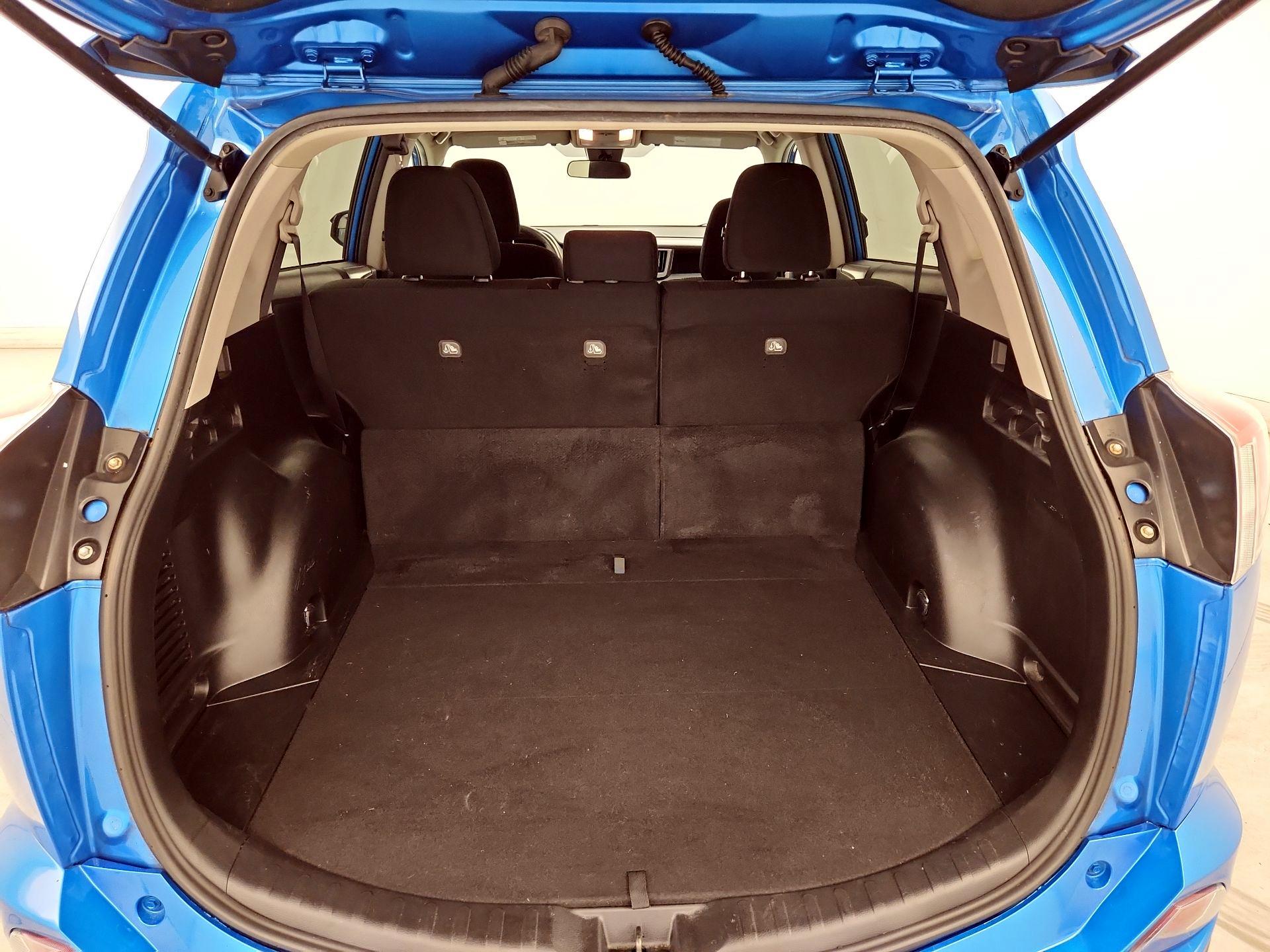 Thumbnail: 2018 Toyota RAV4 - 20