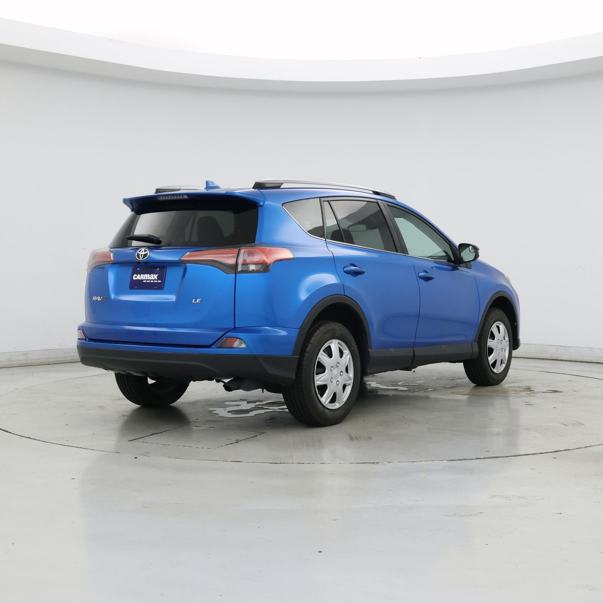 Thumbnail: 2018 Toyota RAV4 - 8
