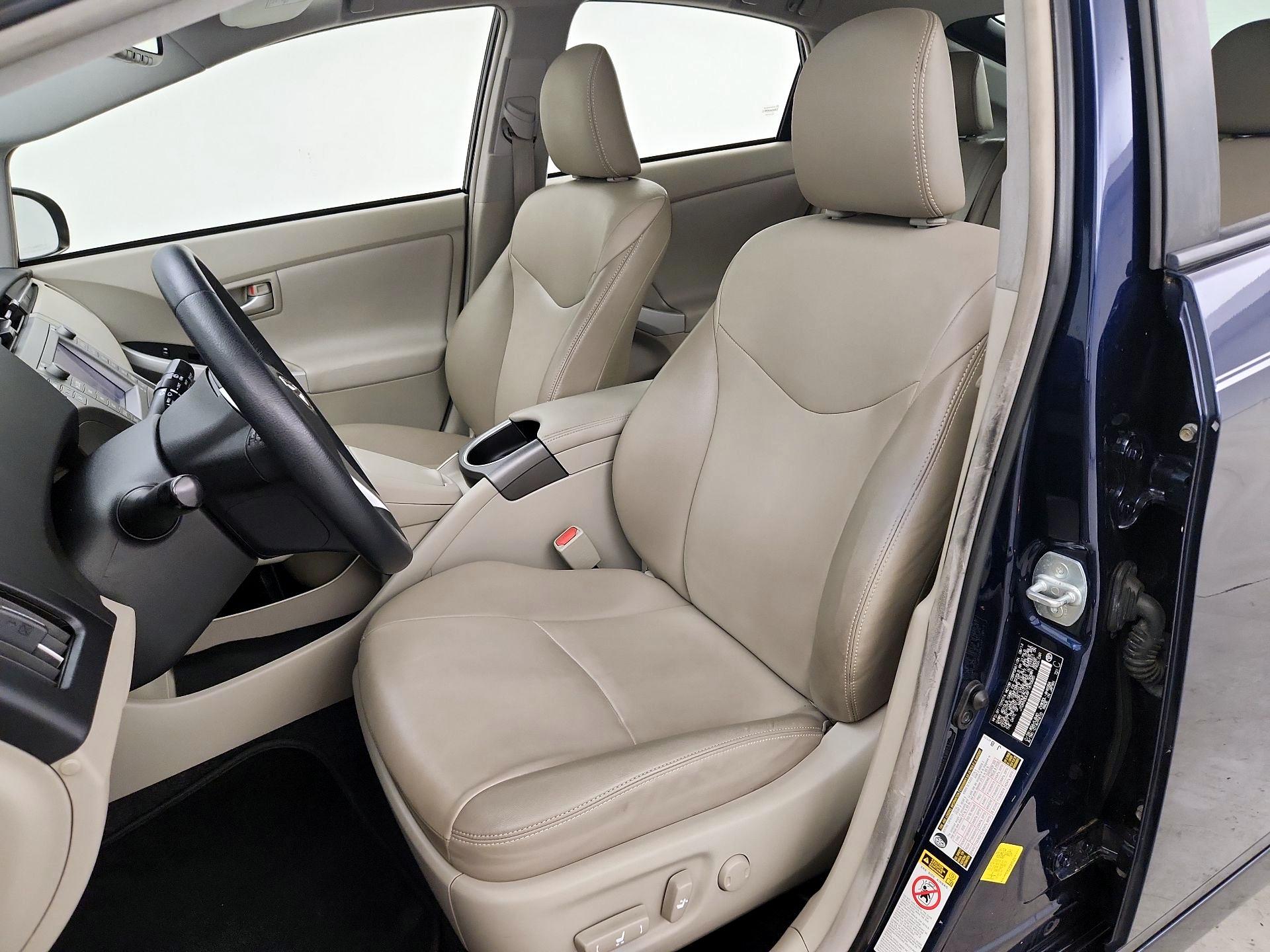 Thumbnail: 2015 Toyota Prius - 11
