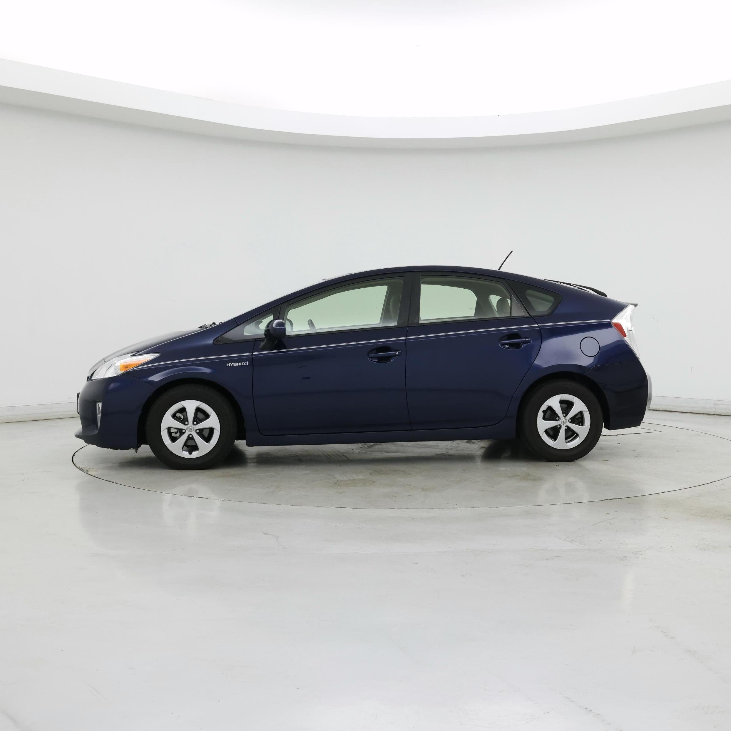 Thumbnail: 2015 Toyota Prius - 3