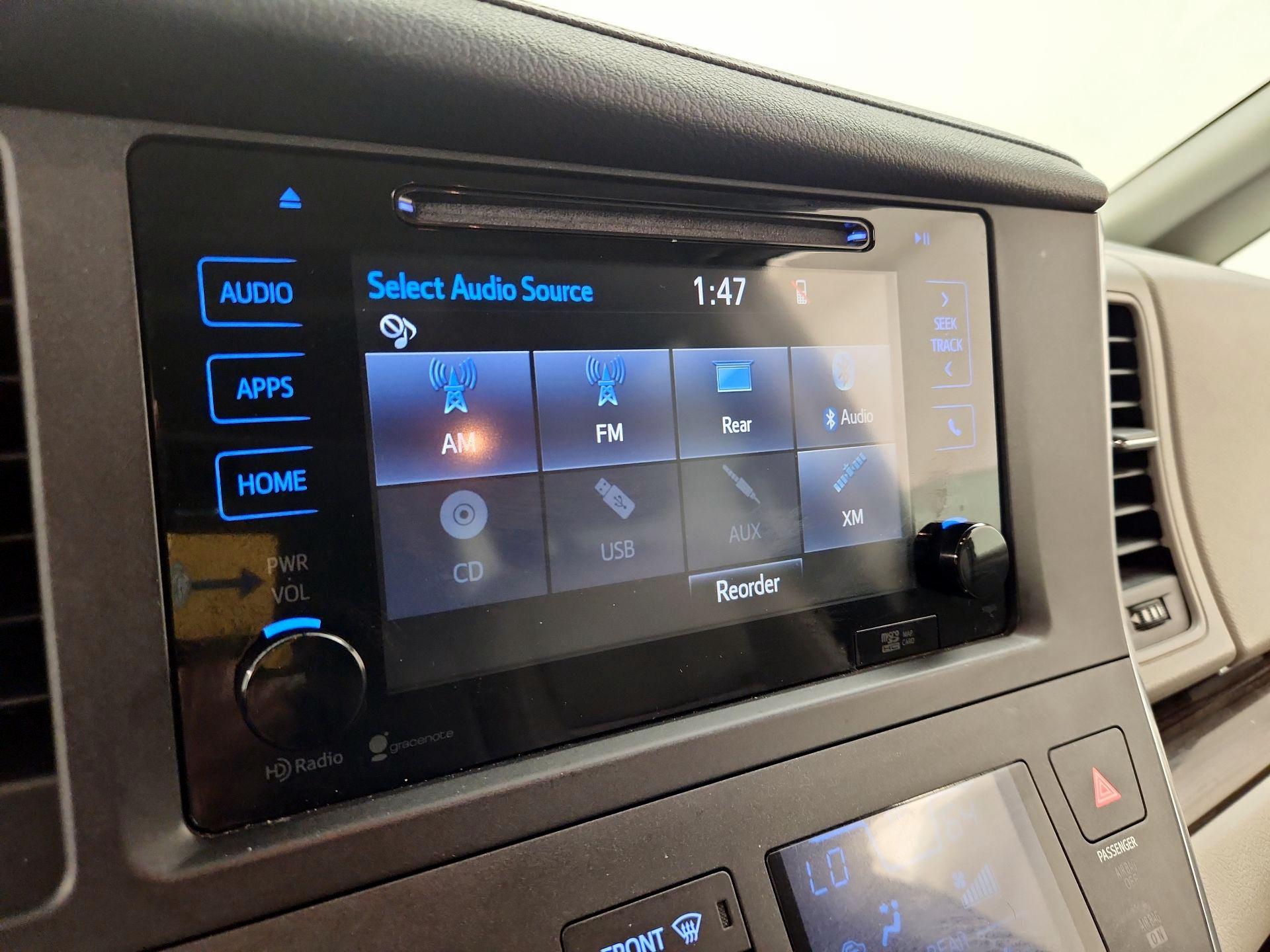 Thumbnail: 2015 Toyota Sienna - 16