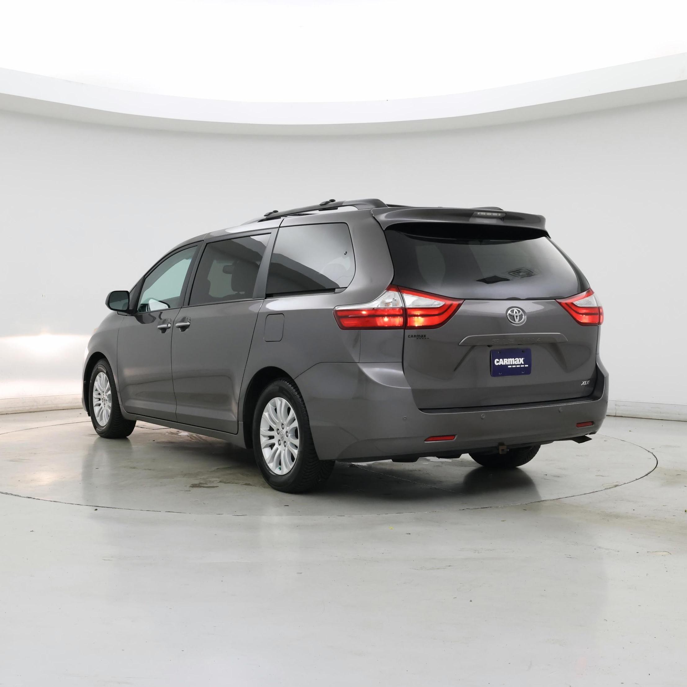 Thumbnail: 2015 Toyota Sienna - 2