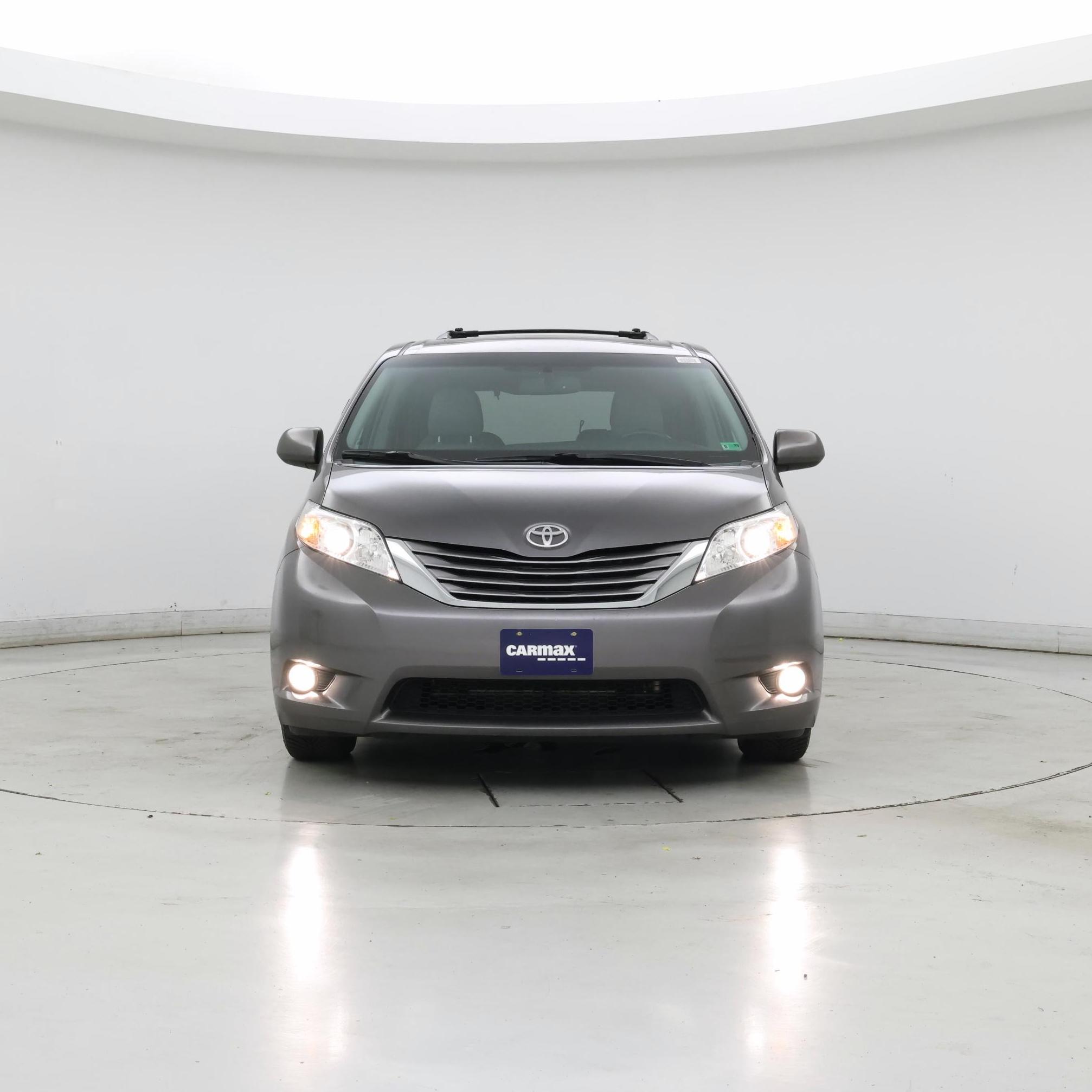 Thumbnail: 2015 Toyota Sienna - 5