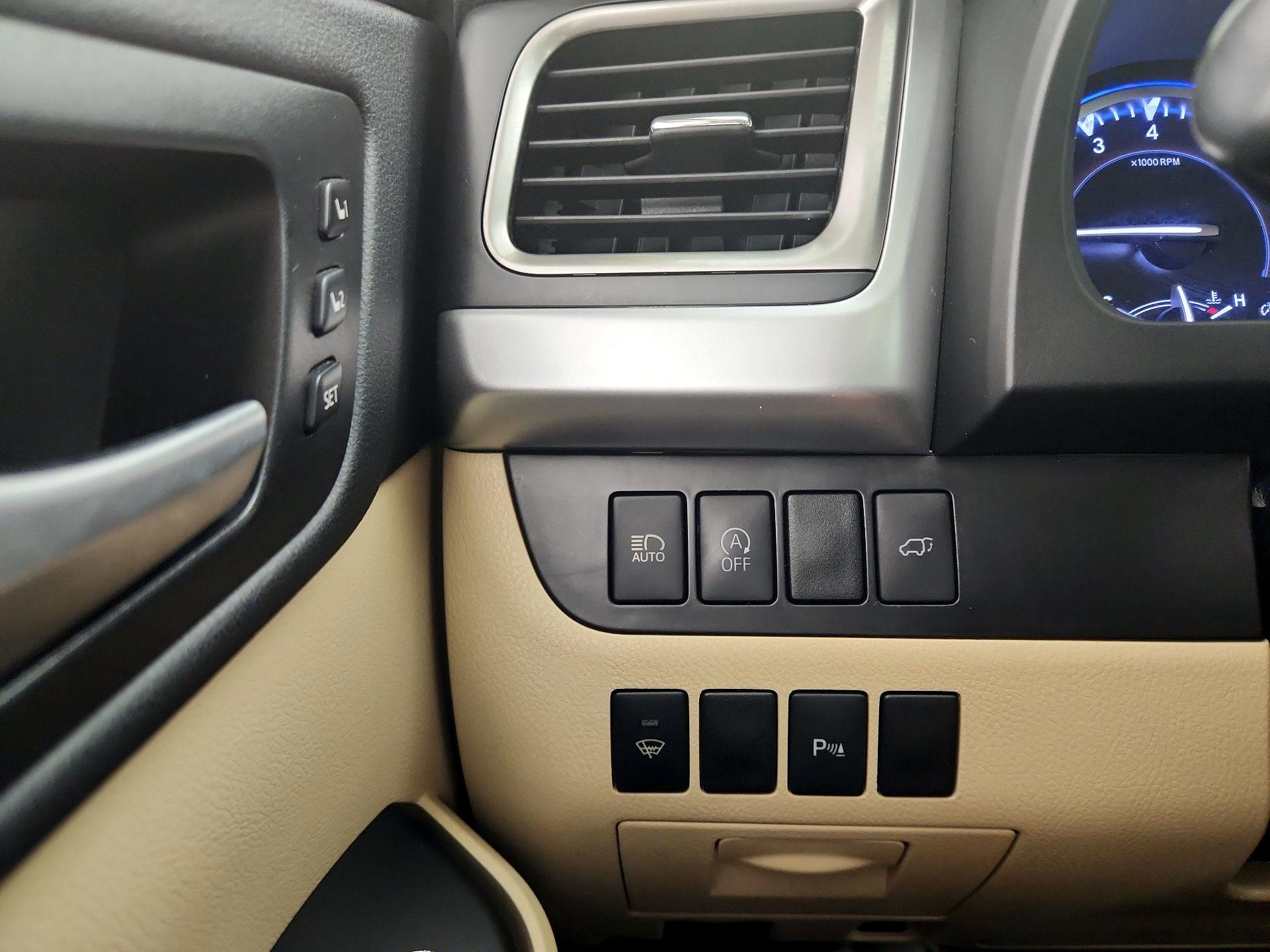 Thumbnail: 2018 Toyota Highlander - 13