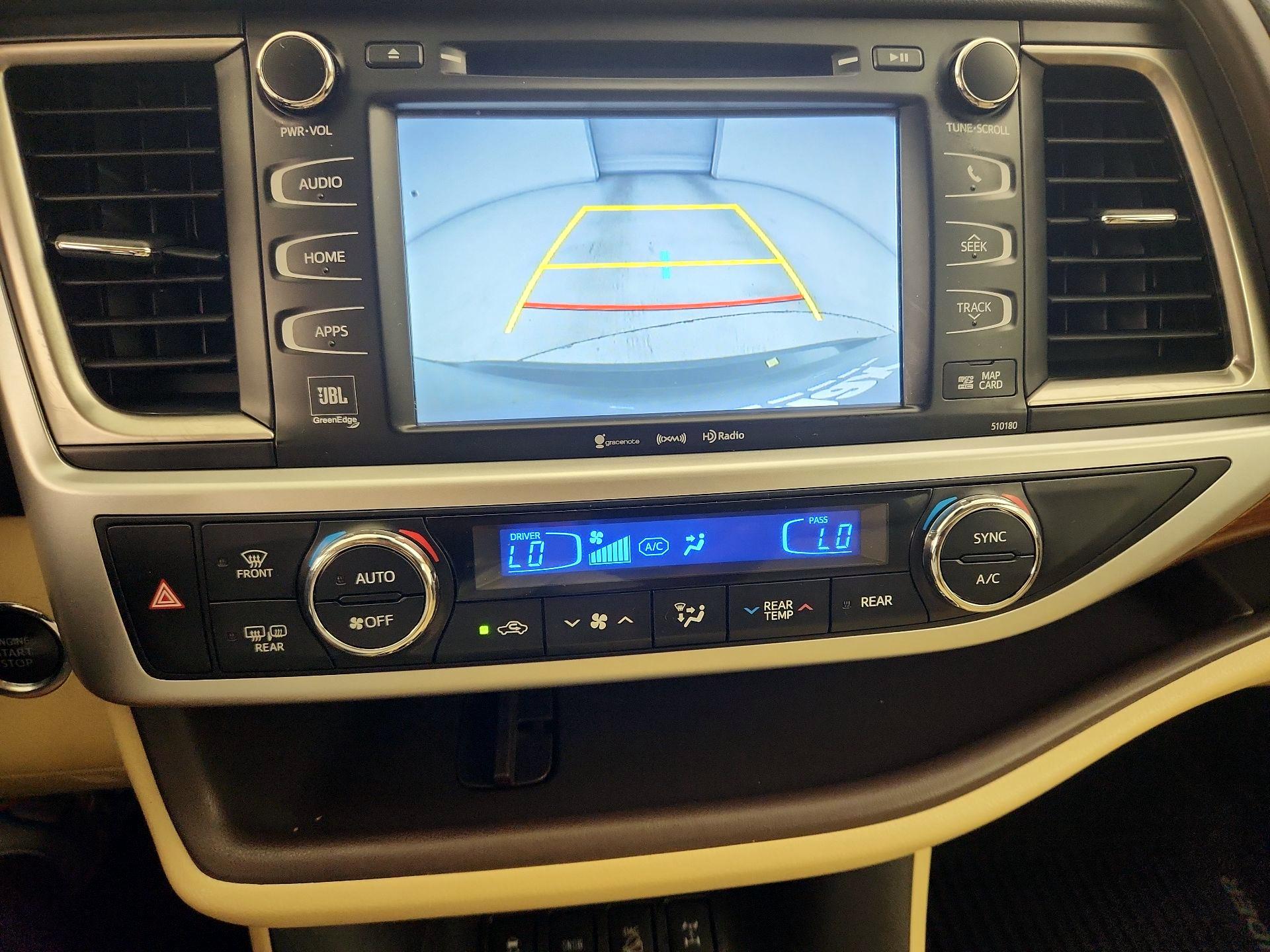 Thumbnail: 2018 Toyota Highlander - 15