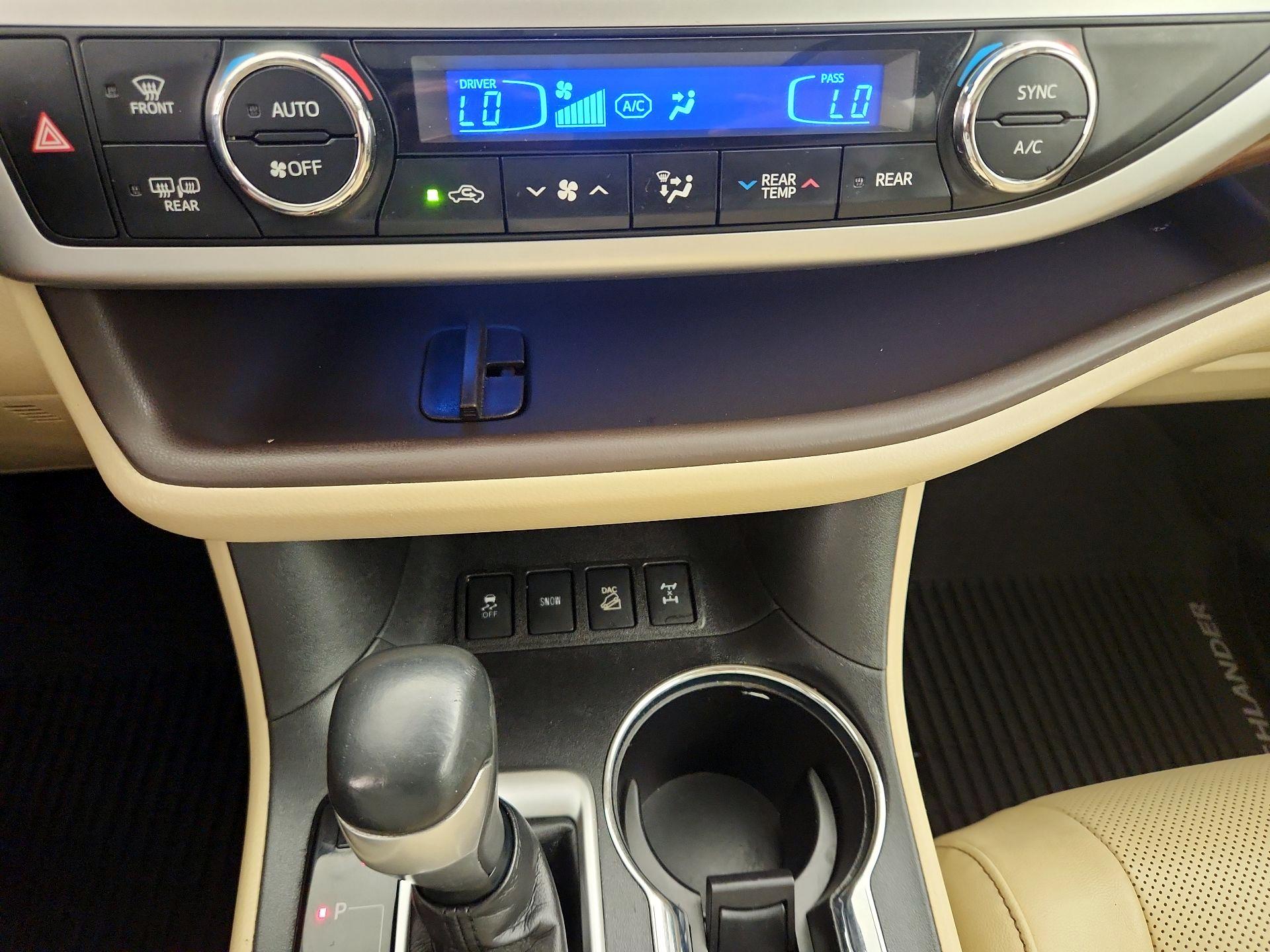 Thumbnail: 2018 Toyota Highlander - 17