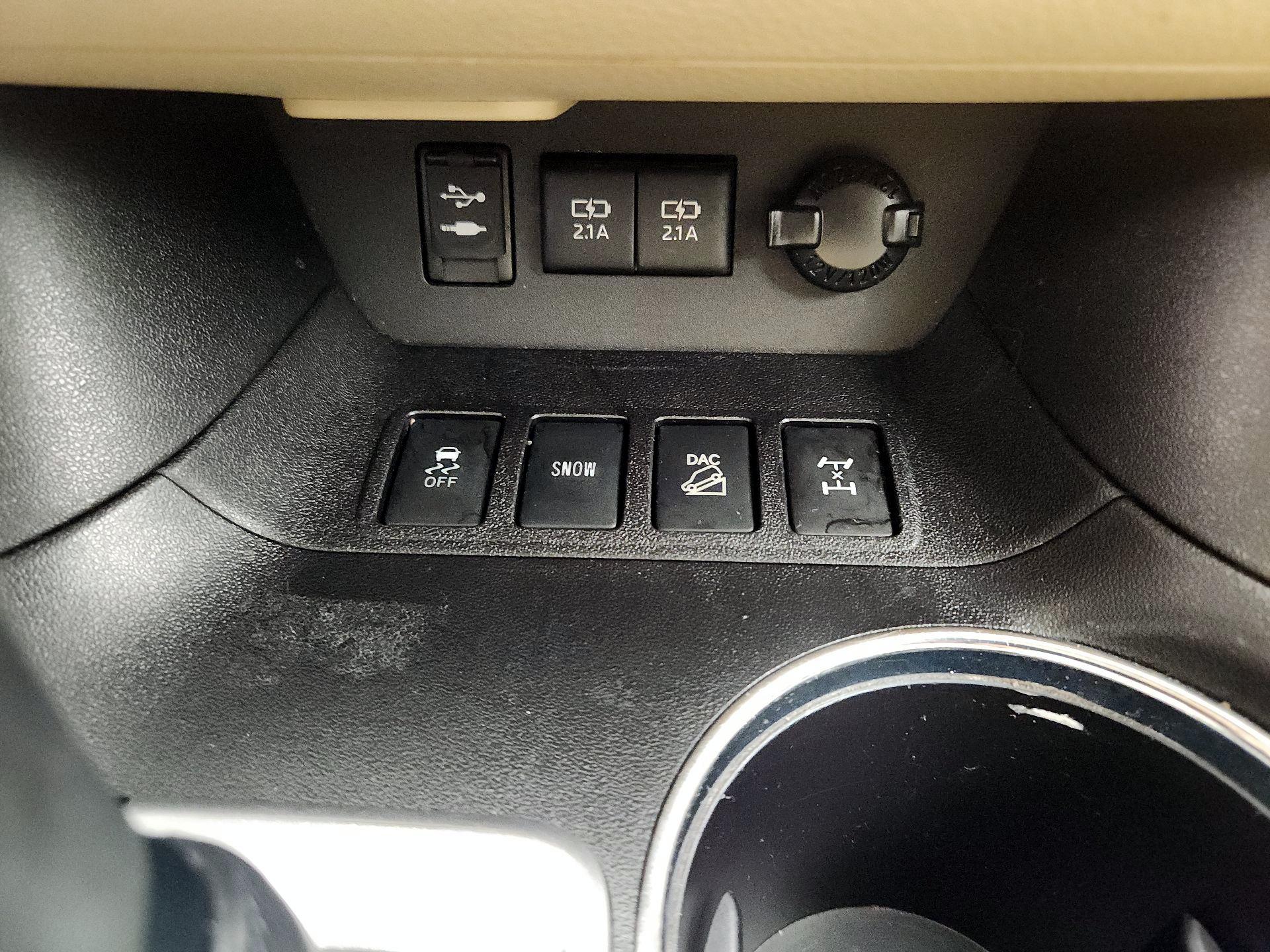 Thumbnail: 2018 Toyota Highlander - 19