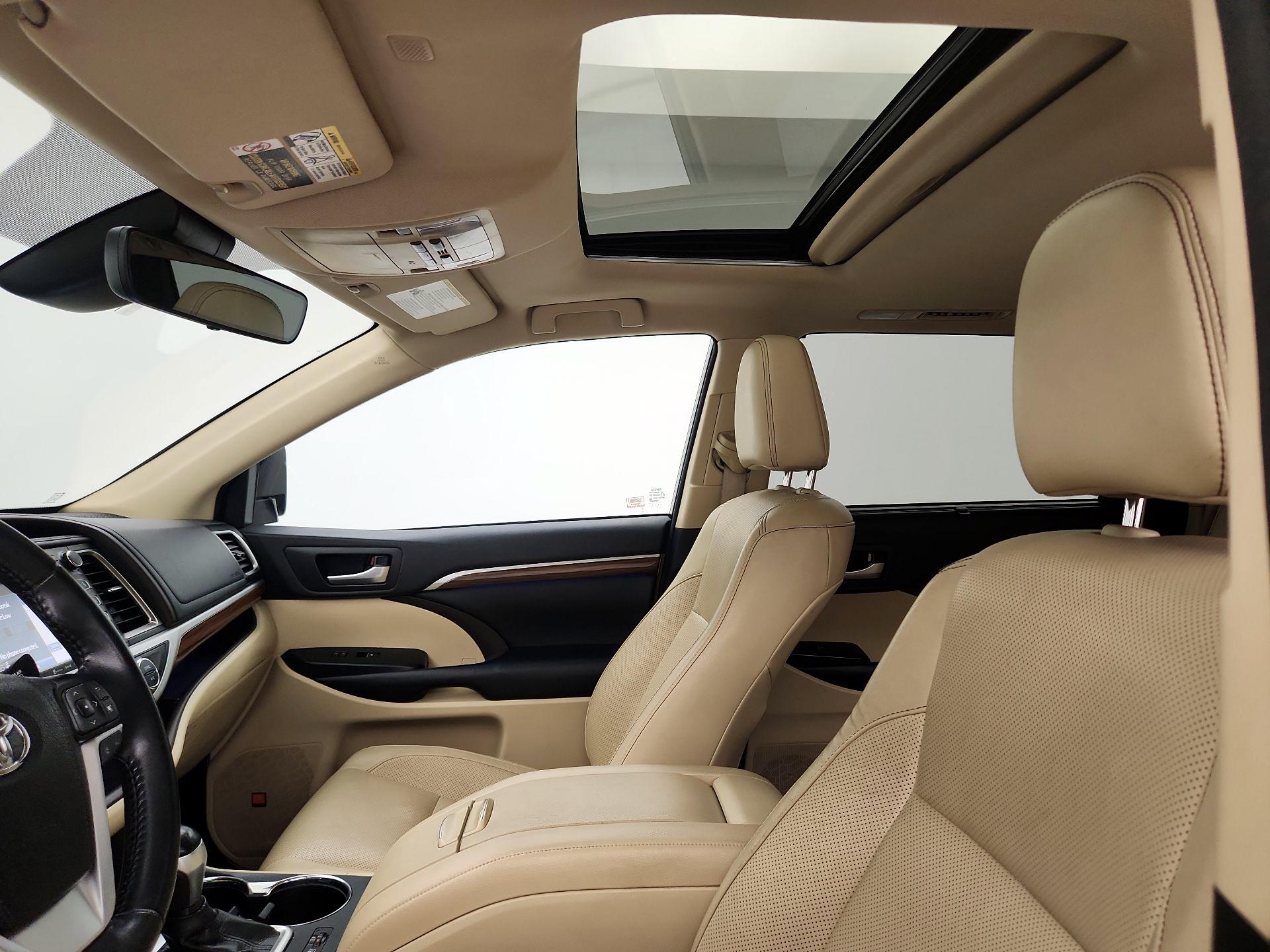 Thumbnail: 2018 Toyota Highlander - 20