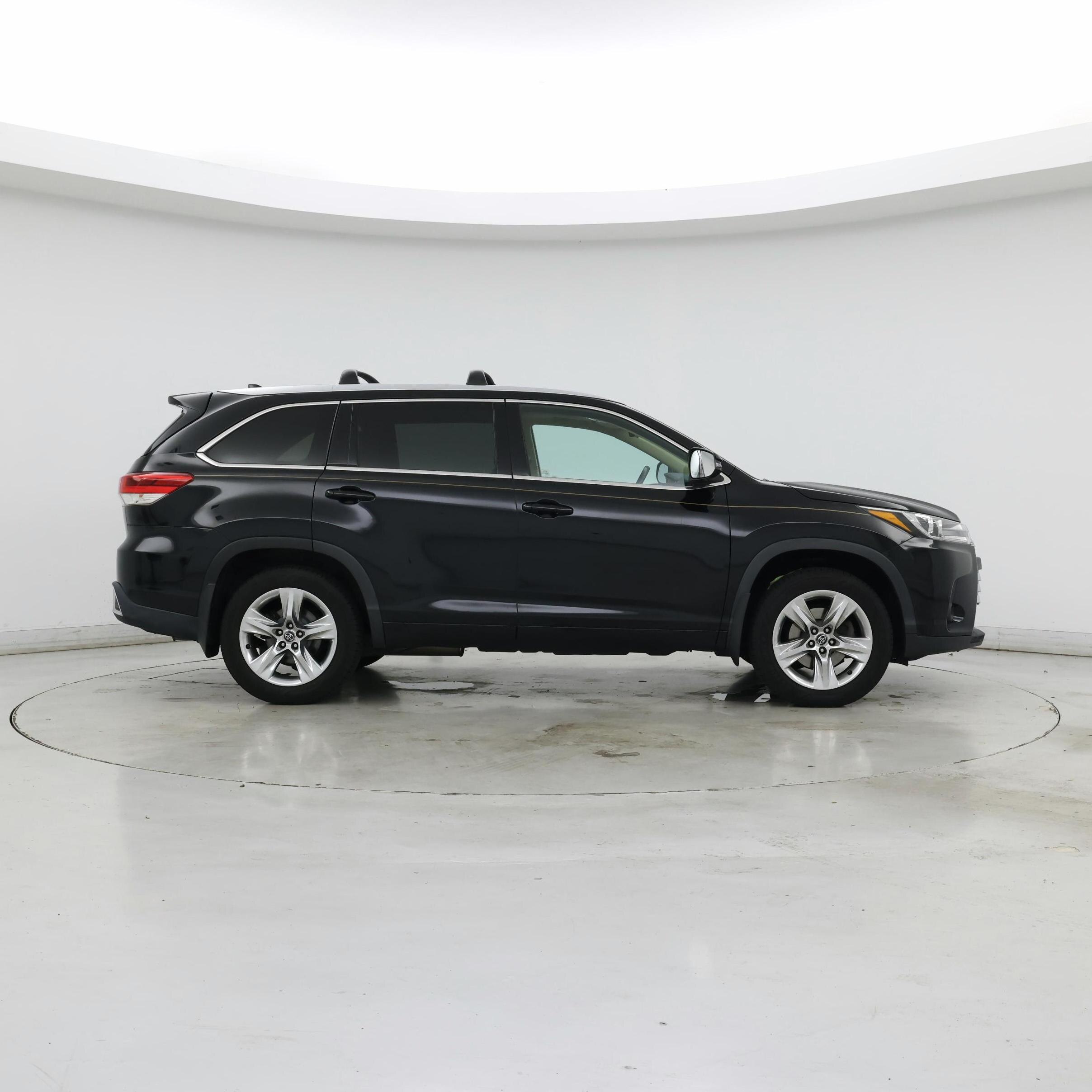 Thumbnail: 2018 Toyota Highlander - 7