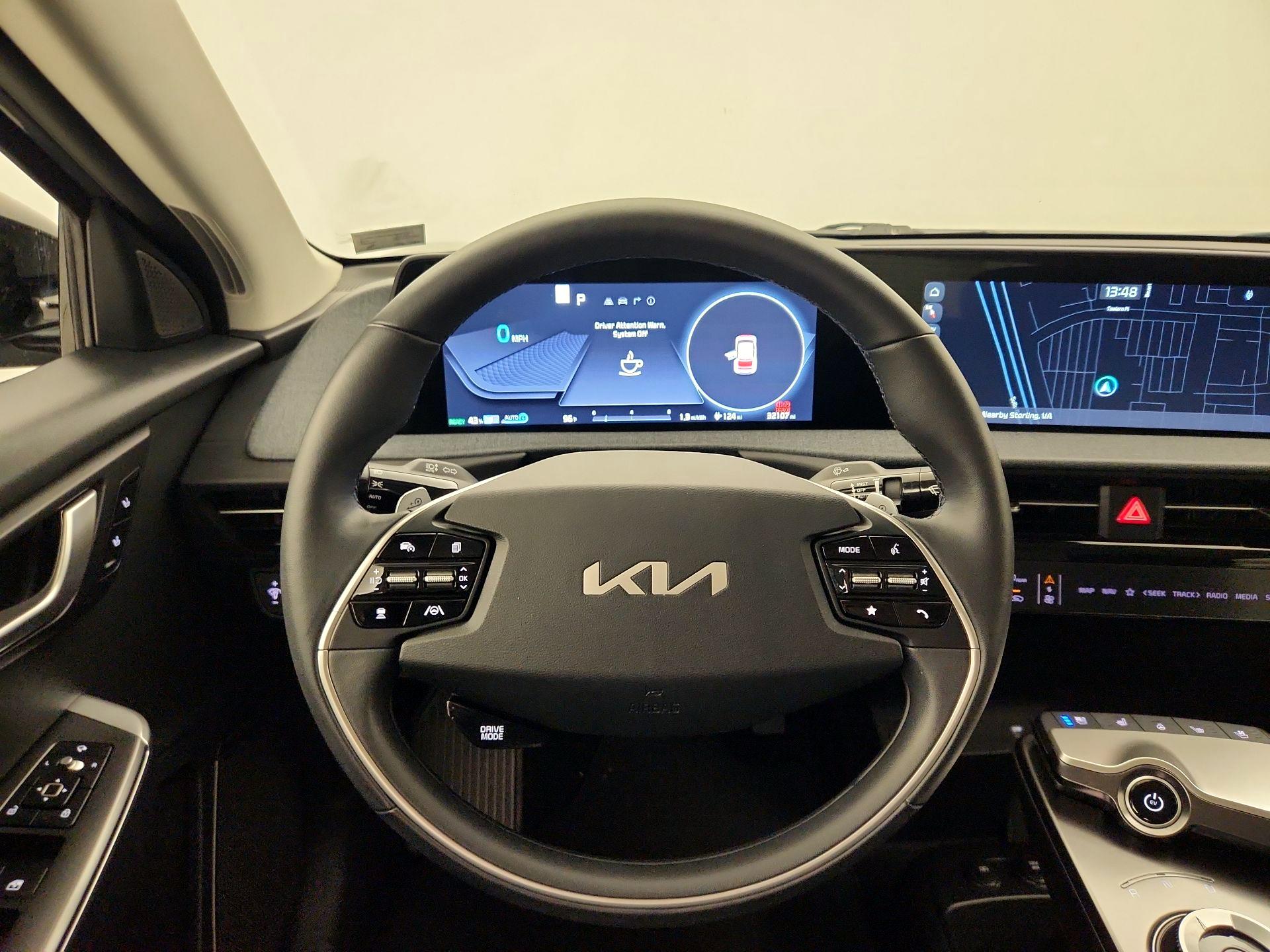 Thumbnail: 2022 Kia EV6 - 10
