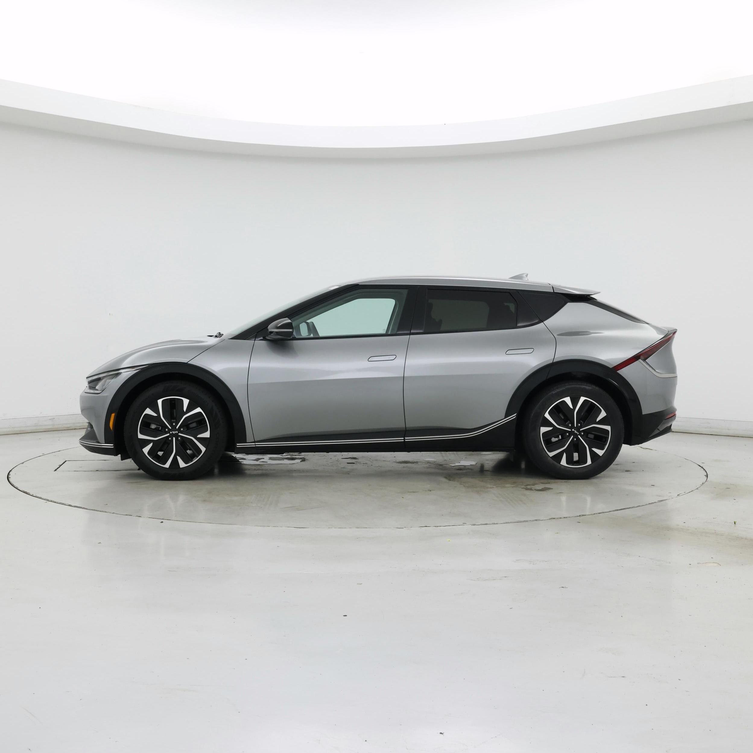 Thumbnail: 2022 Kia EV6 - 3