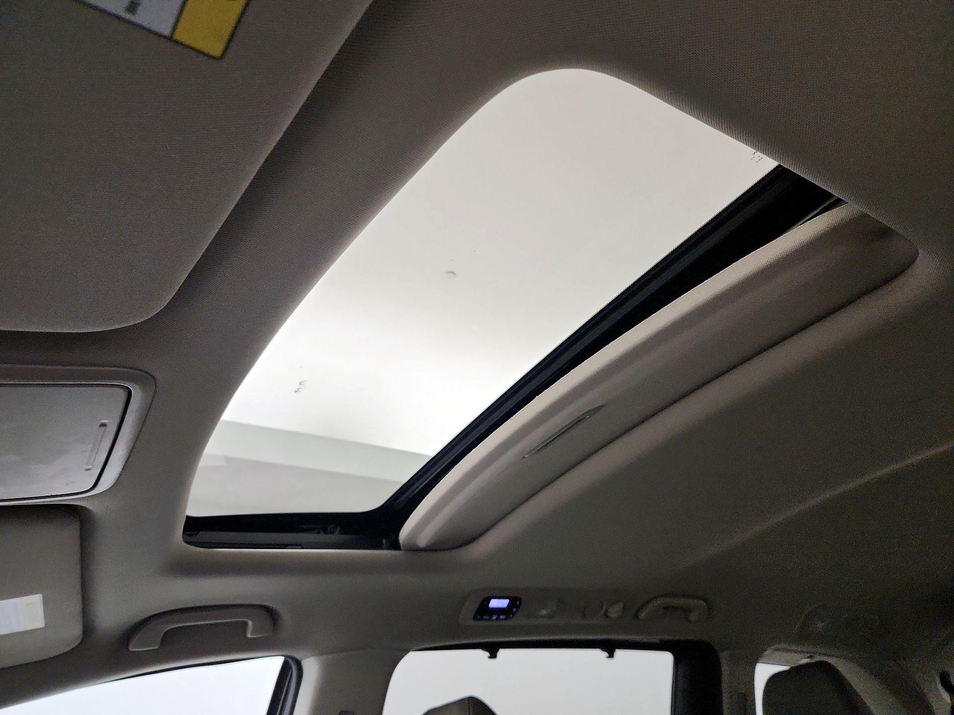 Thumbnail: 2016 Honda Odyssey - 19