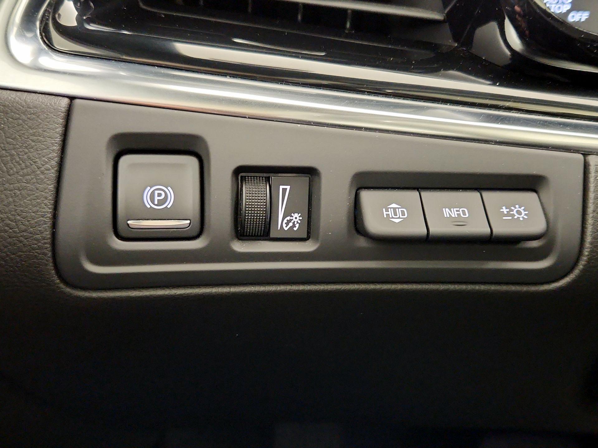 Thumbnail: 2021 Cadillac XT6 - 13