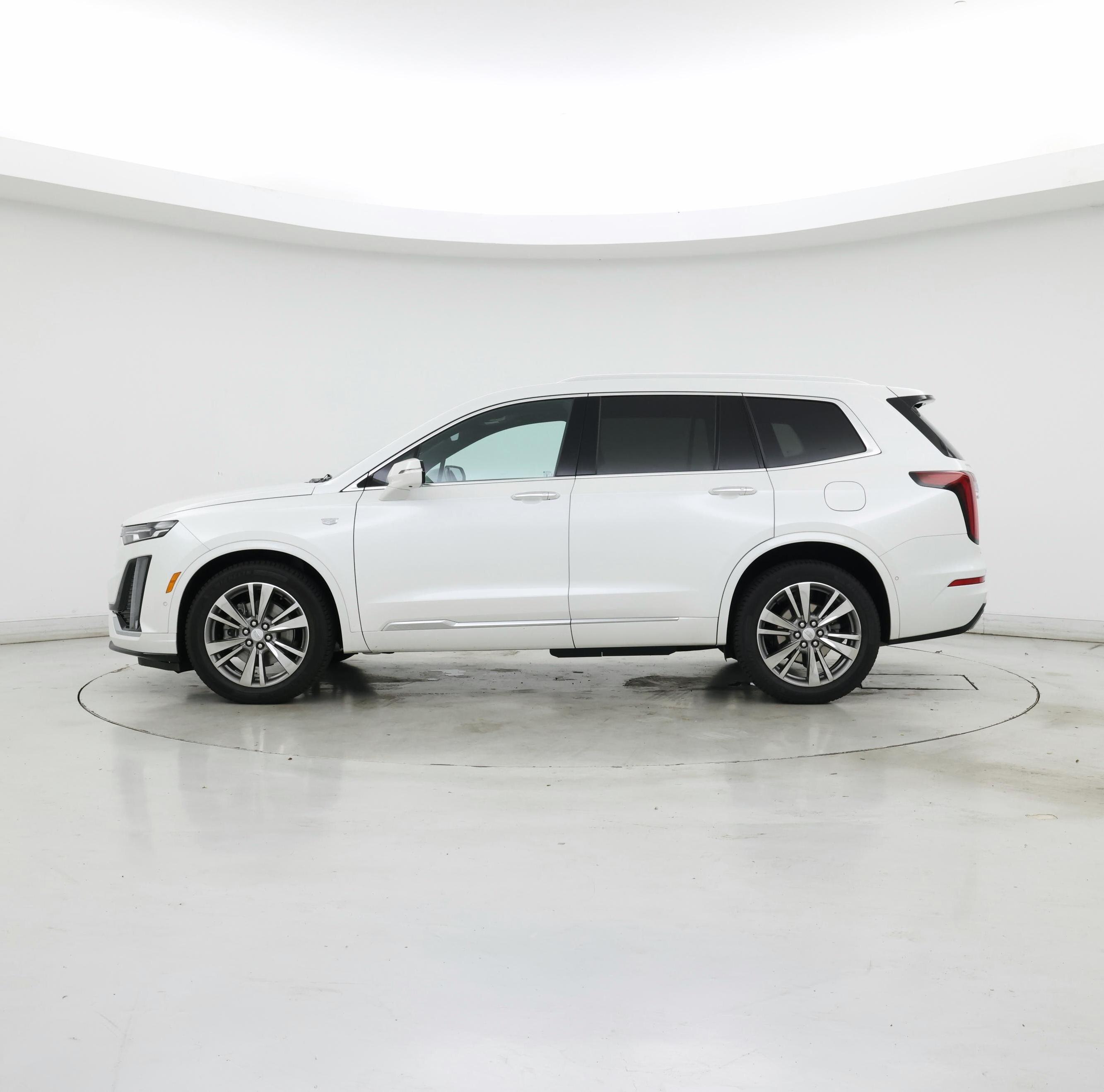 Thumbnail: 2021 Cadillac XT6 - 3