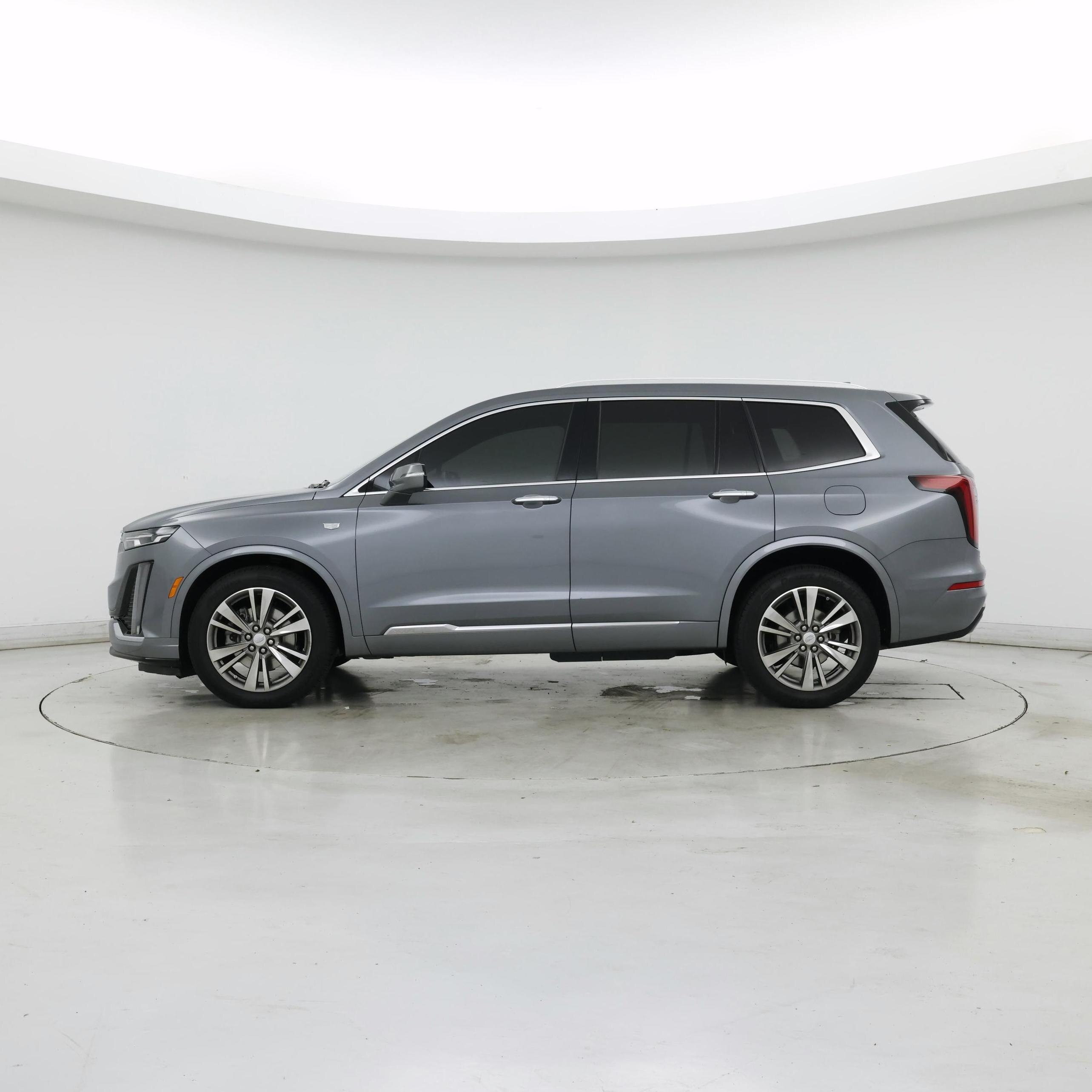 Thumbnail: 2021 Cadillac XT6 - 3
