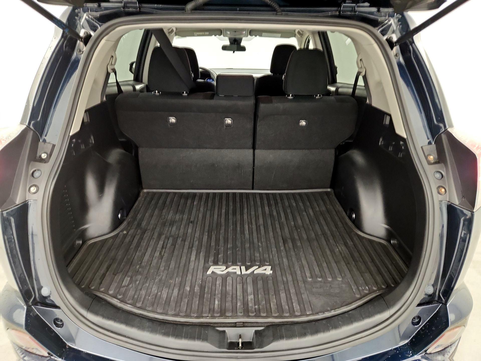 Thumbnail: 2017 Toyota RAV4 - 20