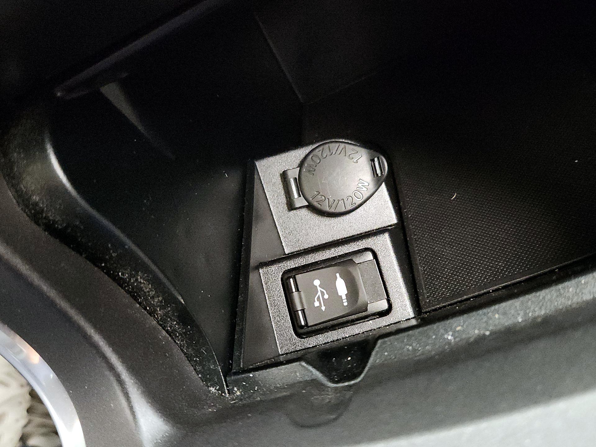 Thumbnail: 2015 Toyota Camry - 19