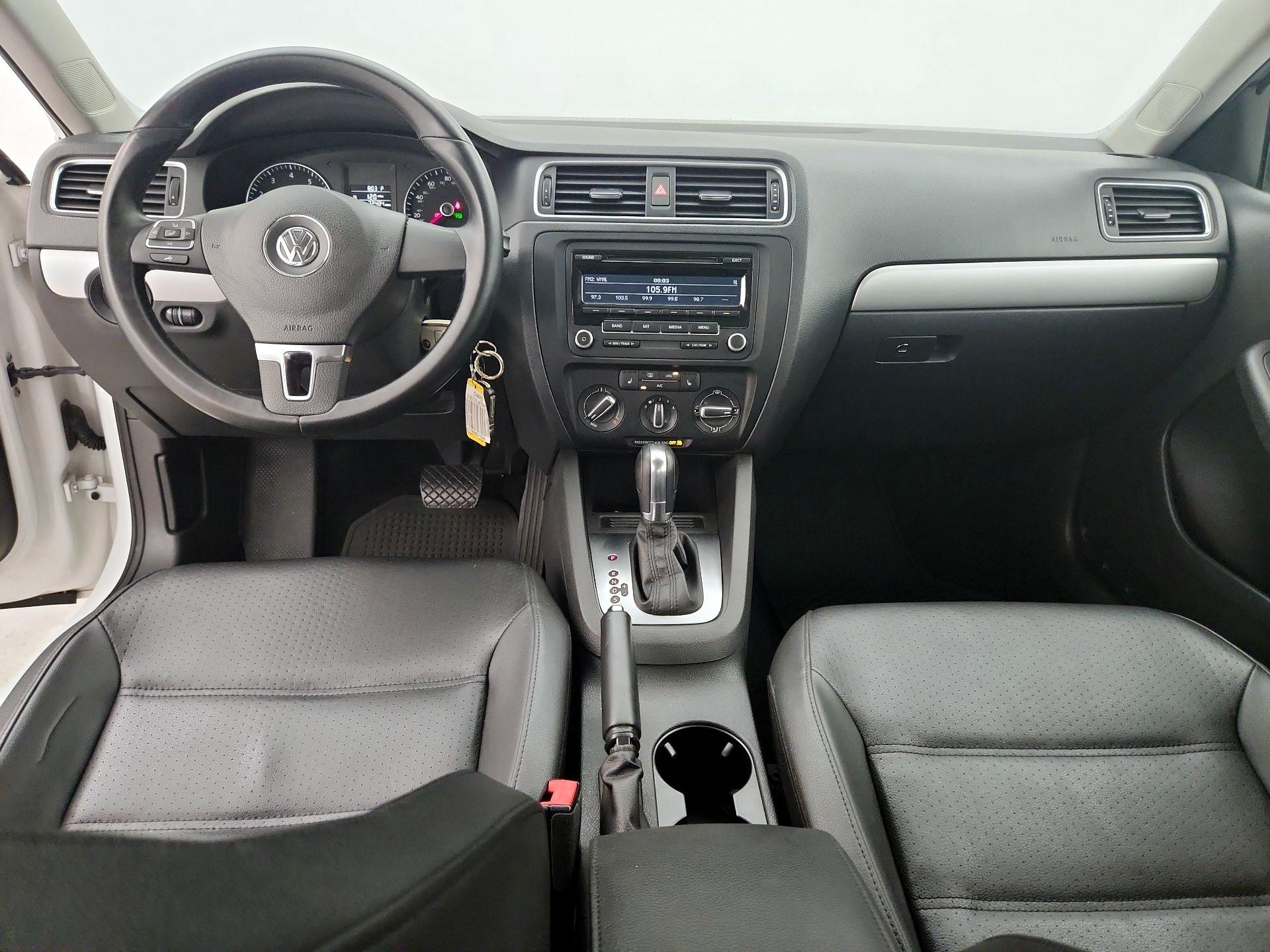 Thumbnail: 2014 Volkswagen Jetta - 9