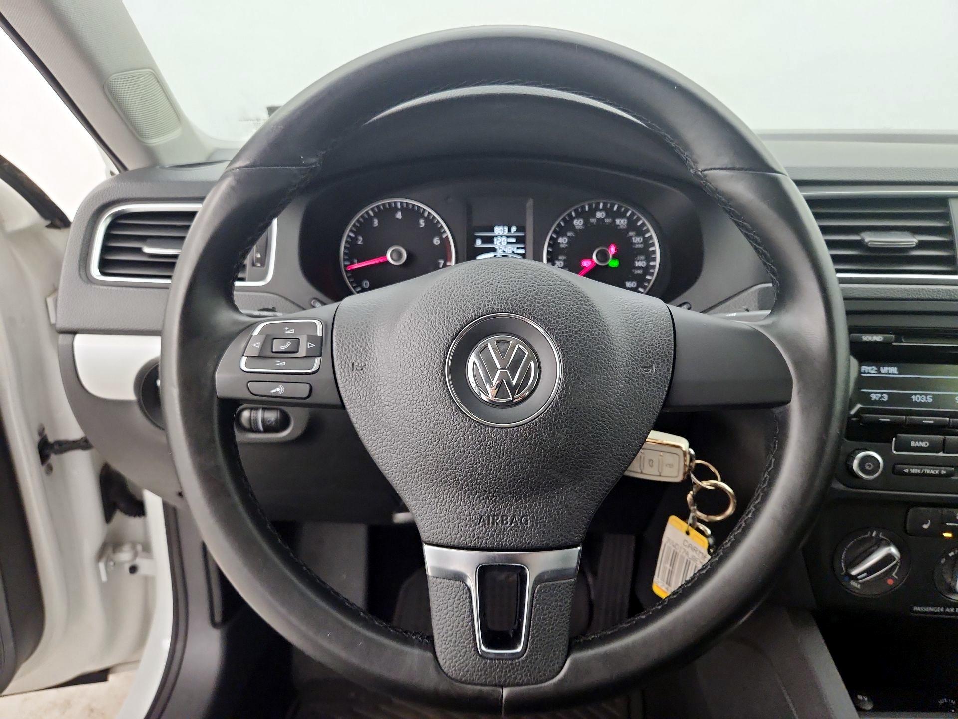 Thumbnail: 2014 Volkswagen Jetta - 10