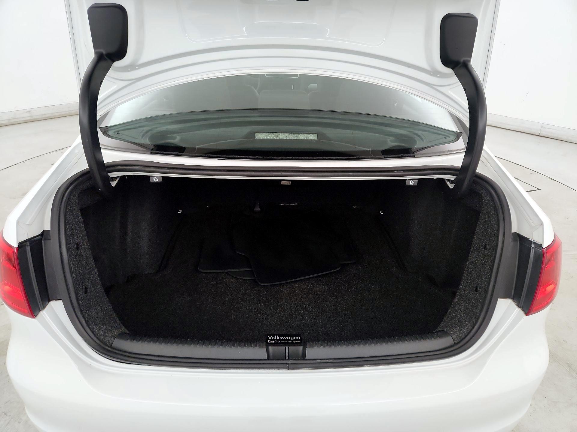 Thumbnail: 2014 Volkswagen Jetta - 19