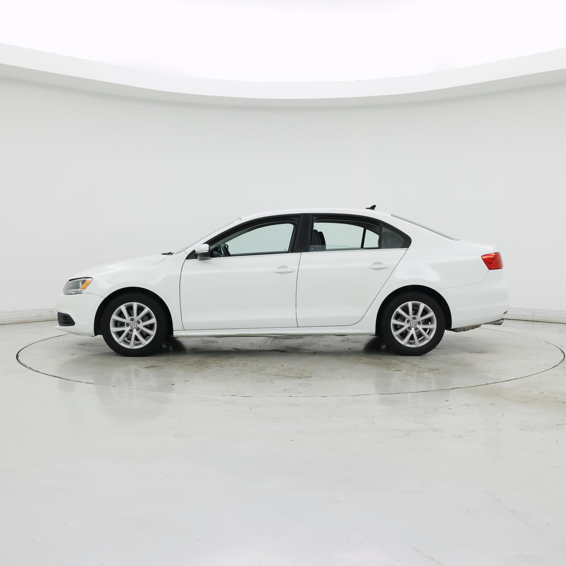 Thumbnail: 2014 Volkswagen Jetta - 3