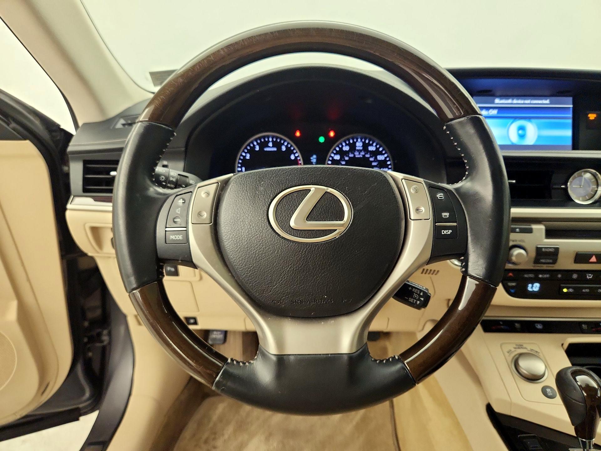 Thumbnail: 2013 Lexus ES - 10