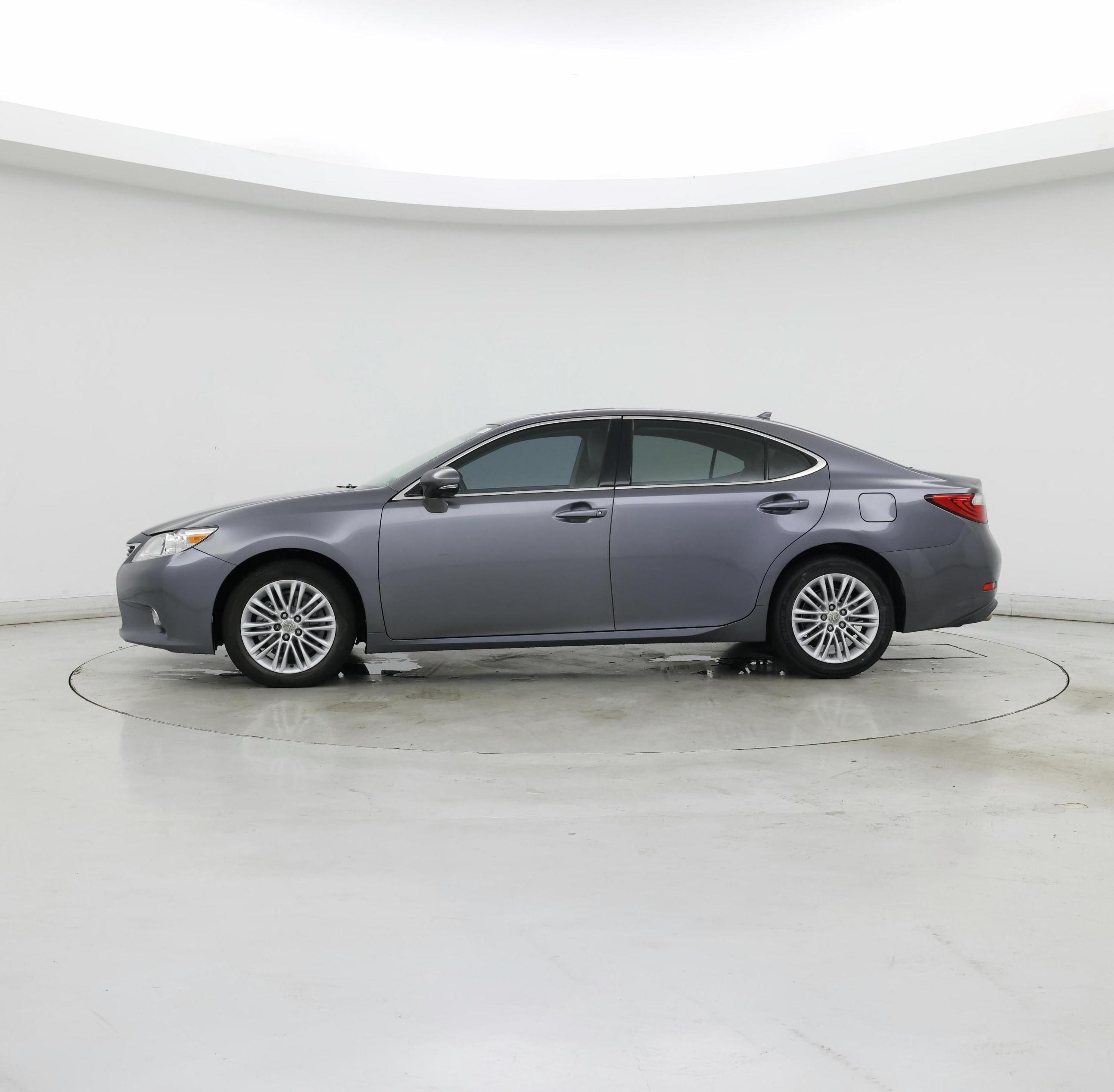 Thumbnail: 2013 Lexus ES - 3