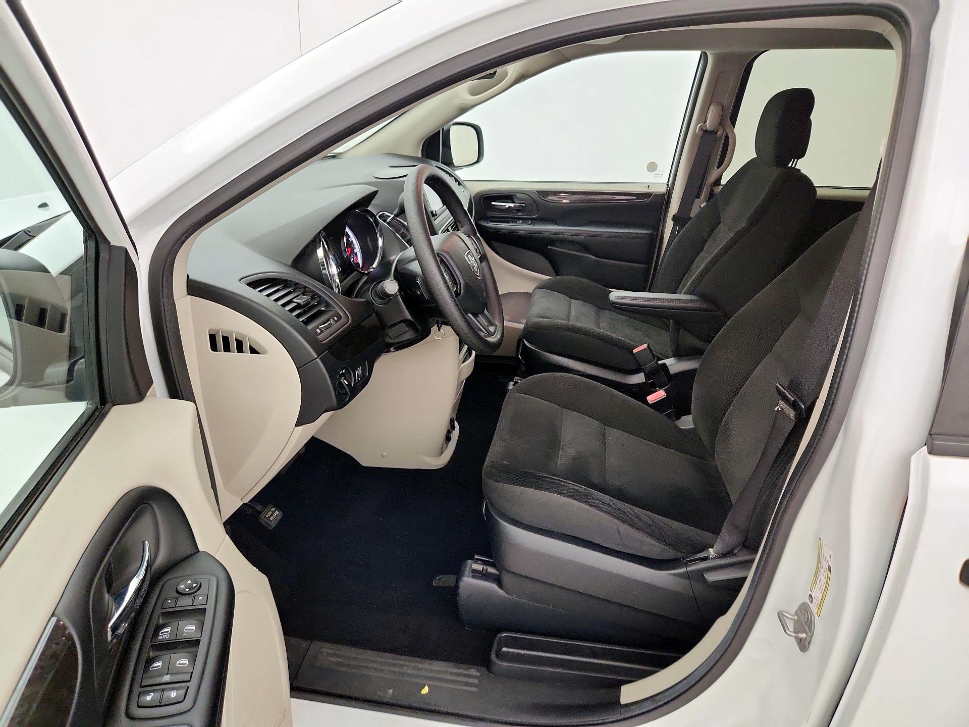 Thumbnail: 2019 Dodge Grand Caravan - 11