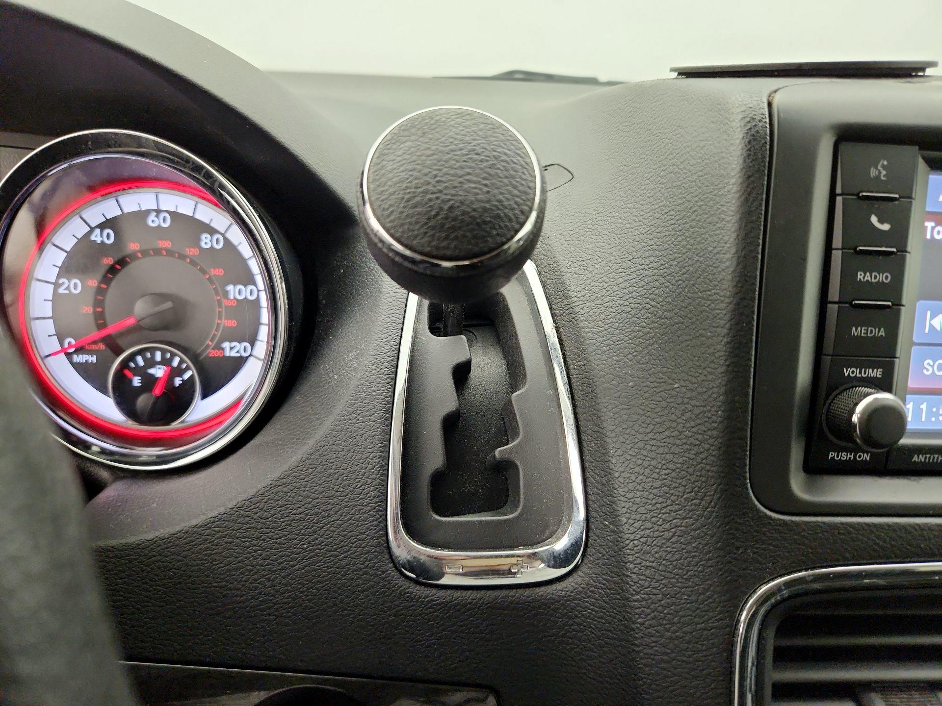 Thumbnail: 2019 Dodge Grand Caravan - 17