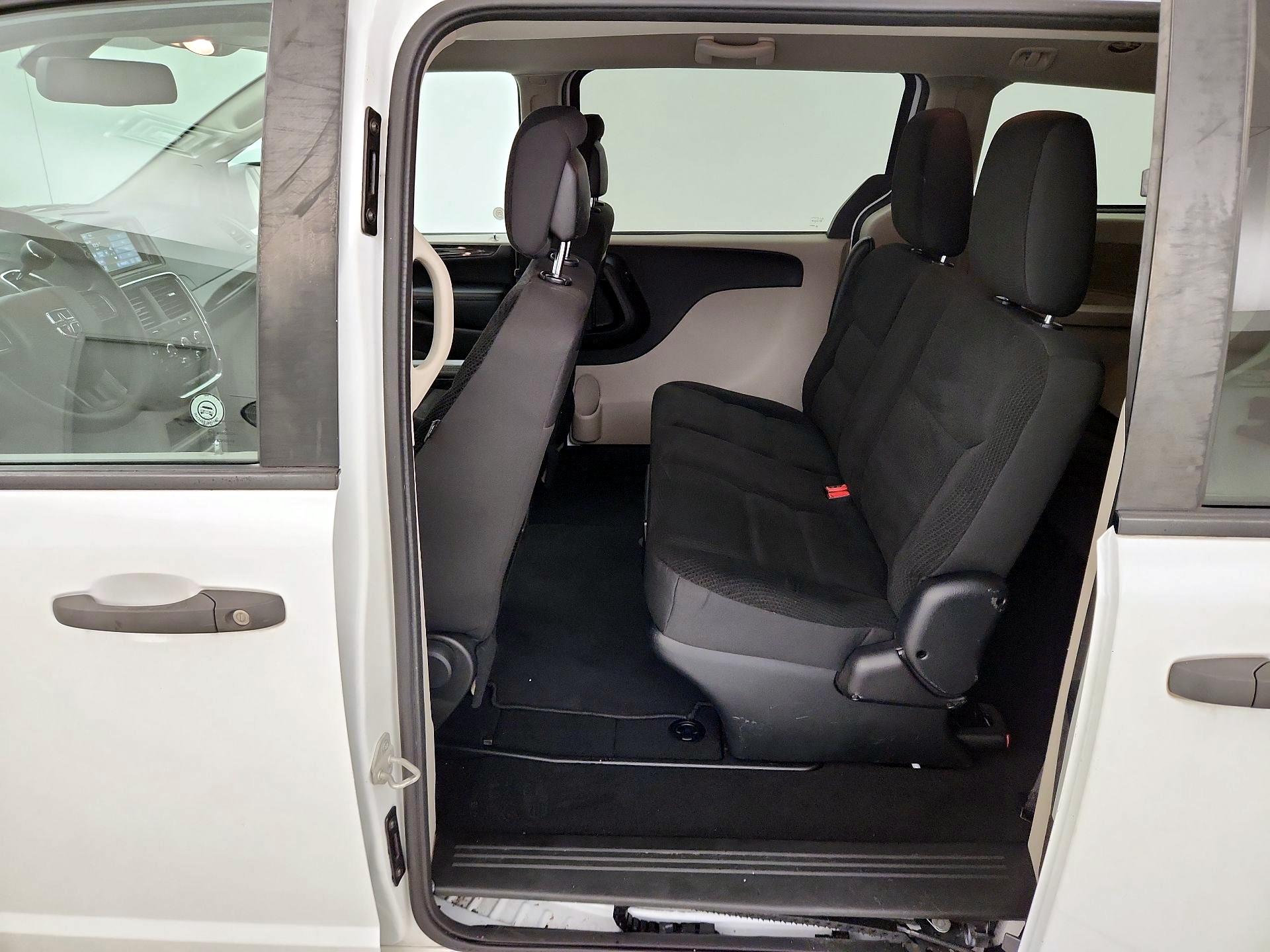 Thumbnail: 2019 Dodge Grand Caravan - 19