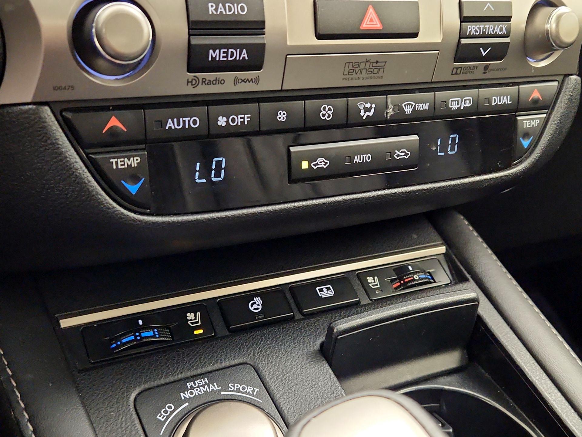 Thumbnail: 2016 Lexus ES - 16
