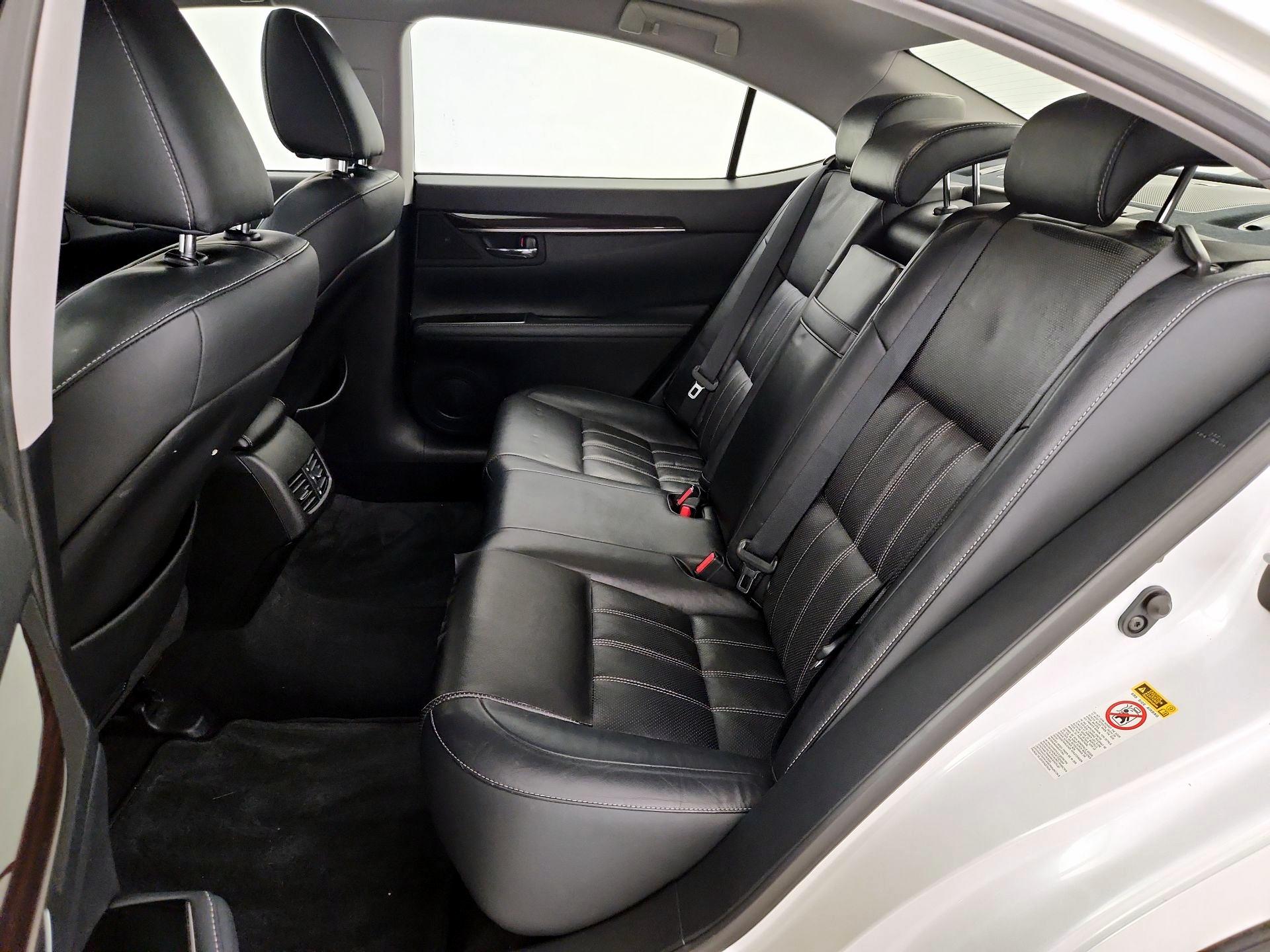 Thumbnail: 2016 Lexus ES - 20