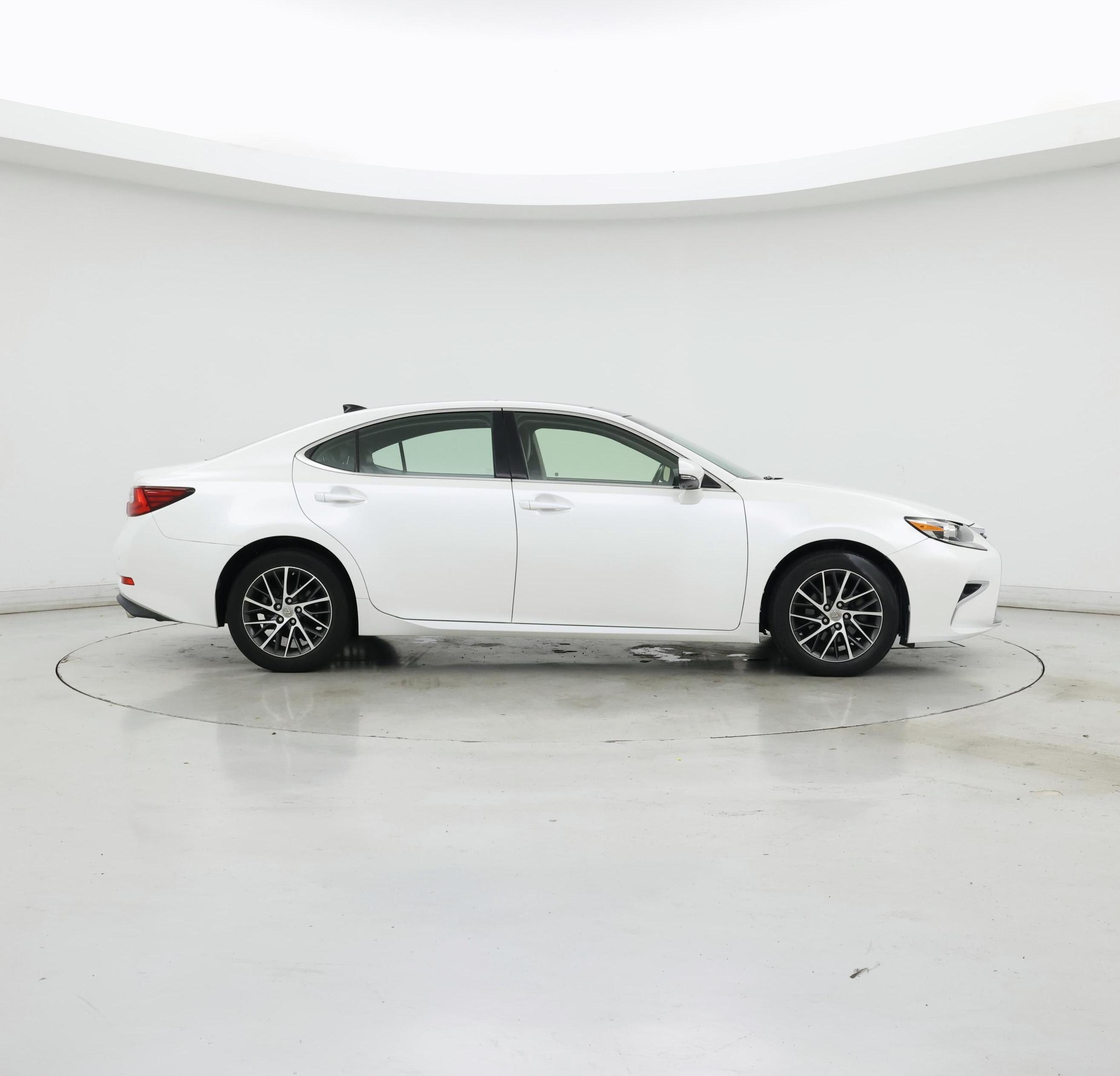 Thumbnail: 2016 Lexus ES - 7