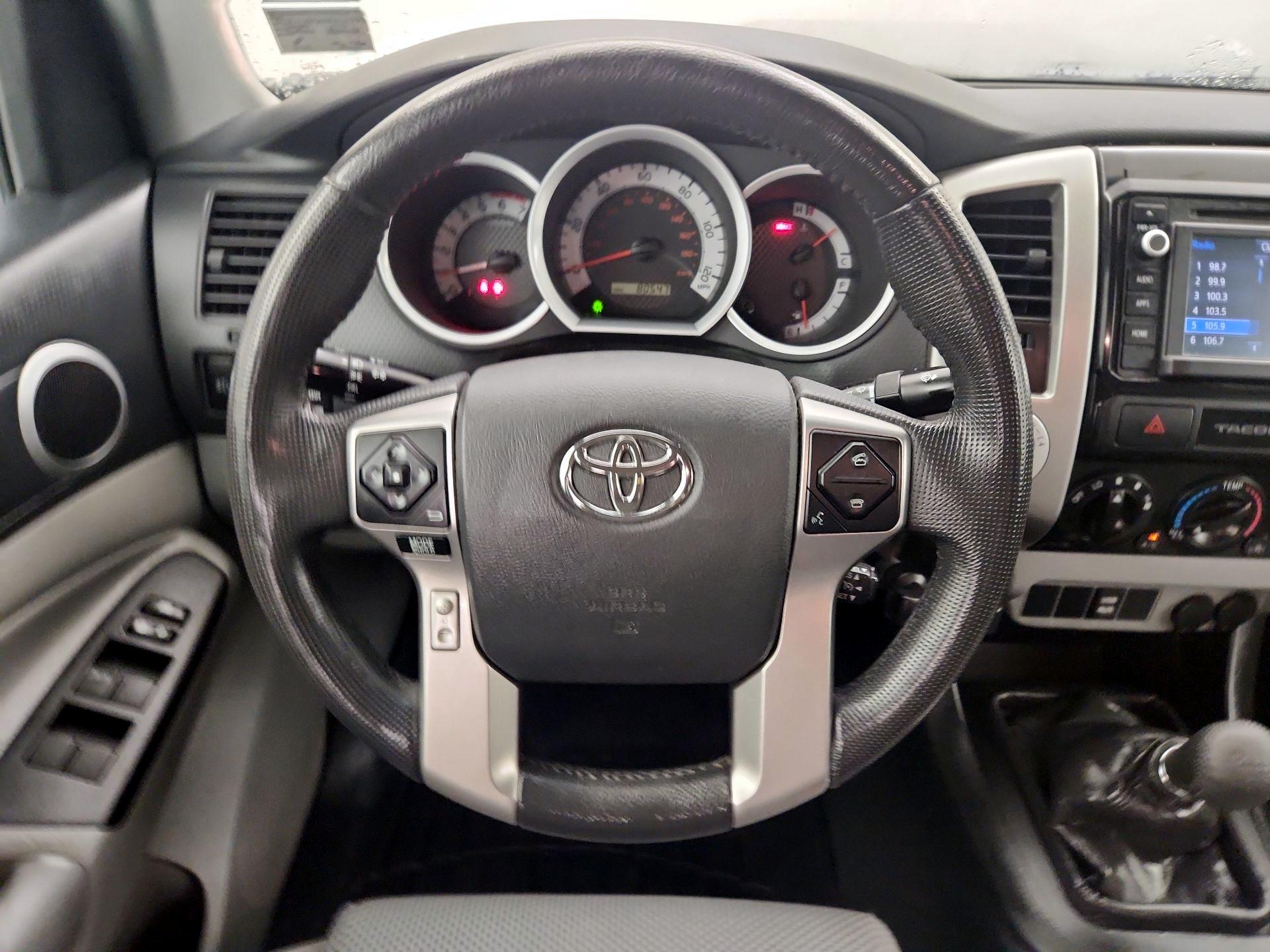 Thumbnail: 2015 Toyota Tacoma - 10