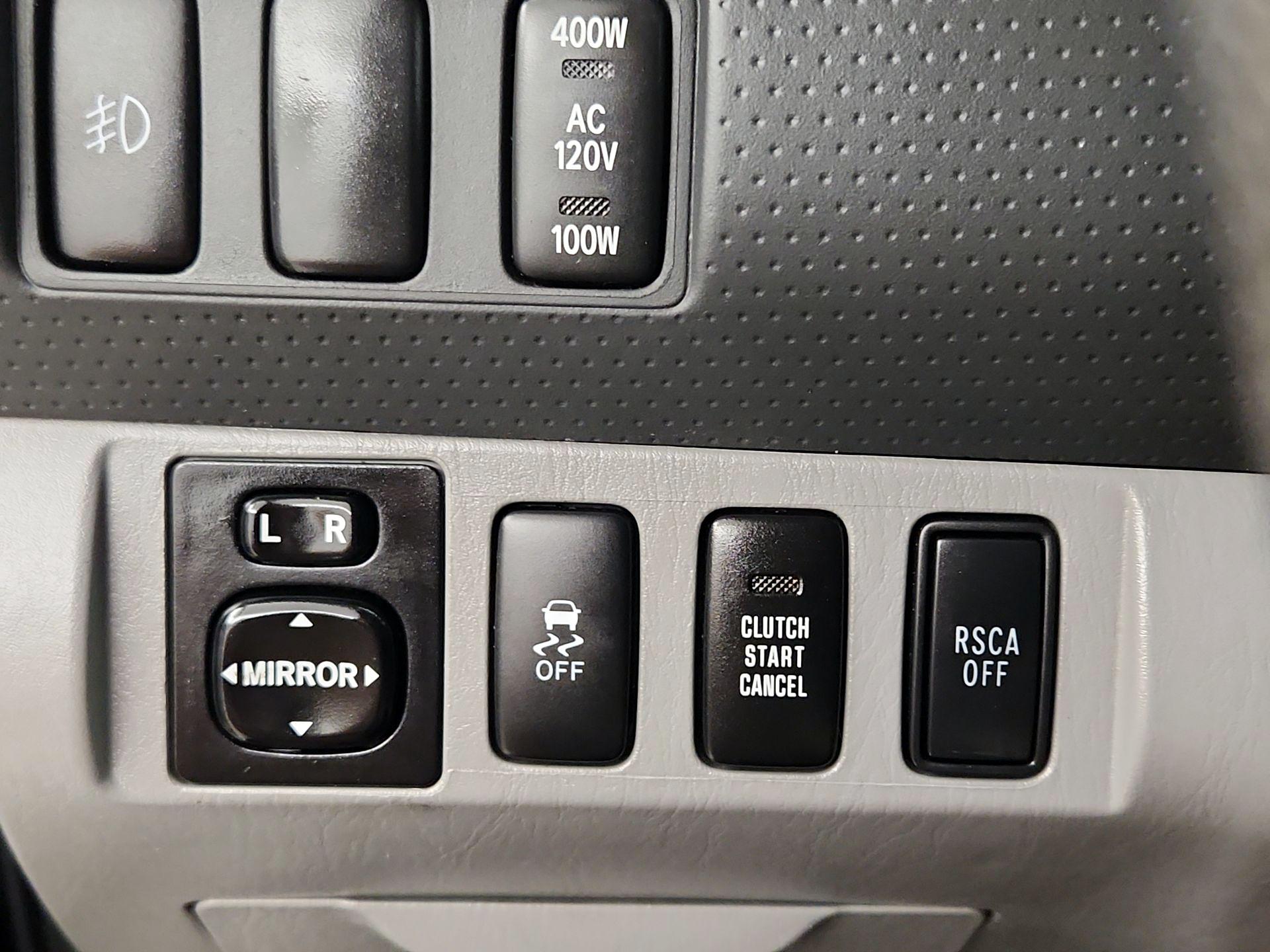 Thumbnail: 2015 Toyota Tacoma - 13