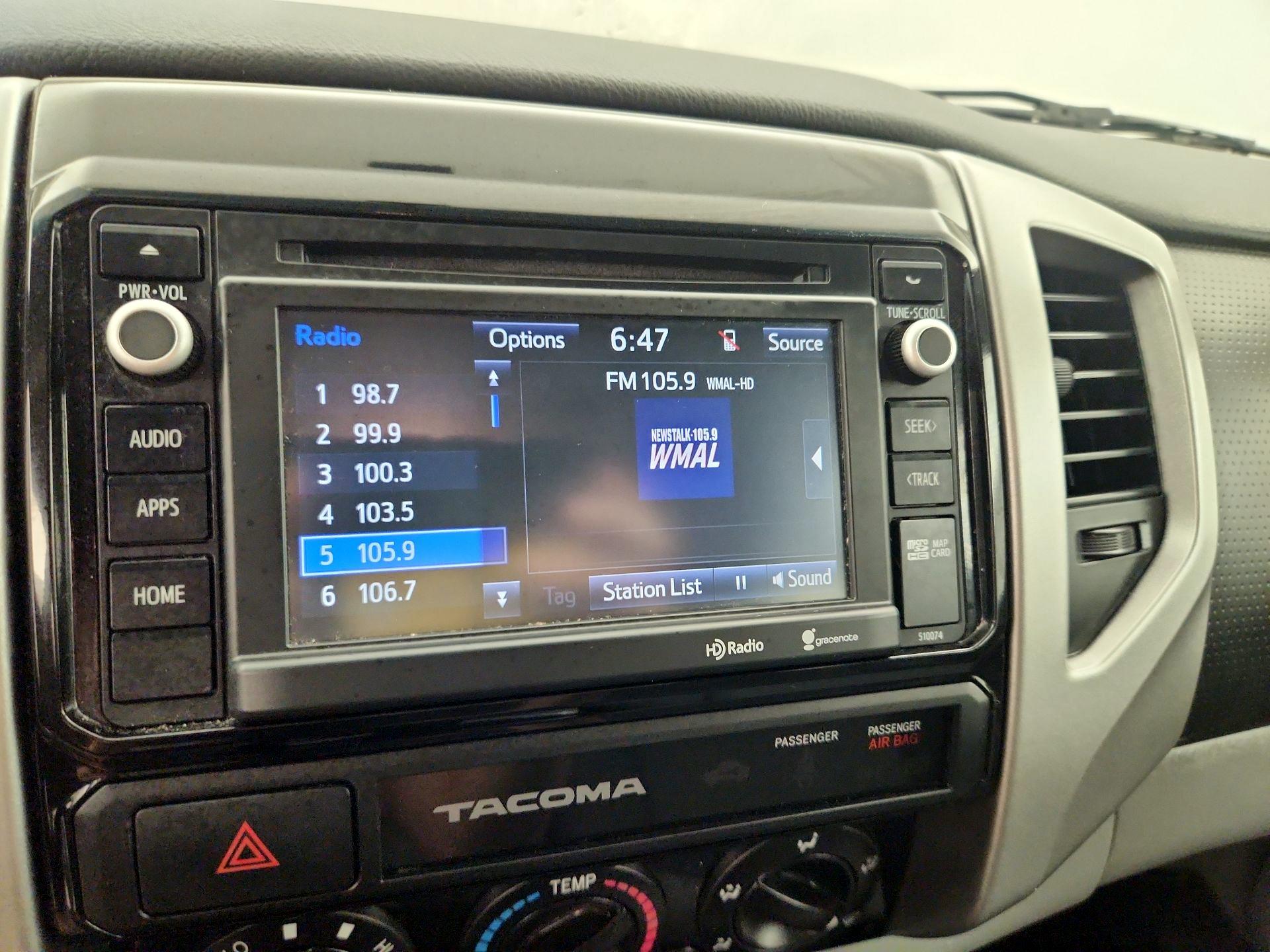 Thumbnail: 2015 Toyota Tacoma - 15