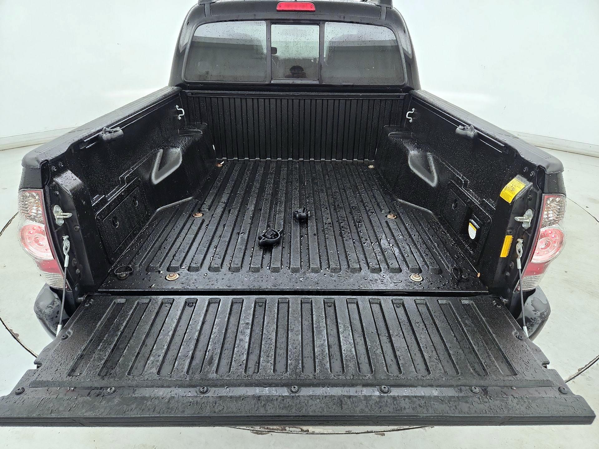 Thumbnail: 2015 Toyota Tacoma - 20