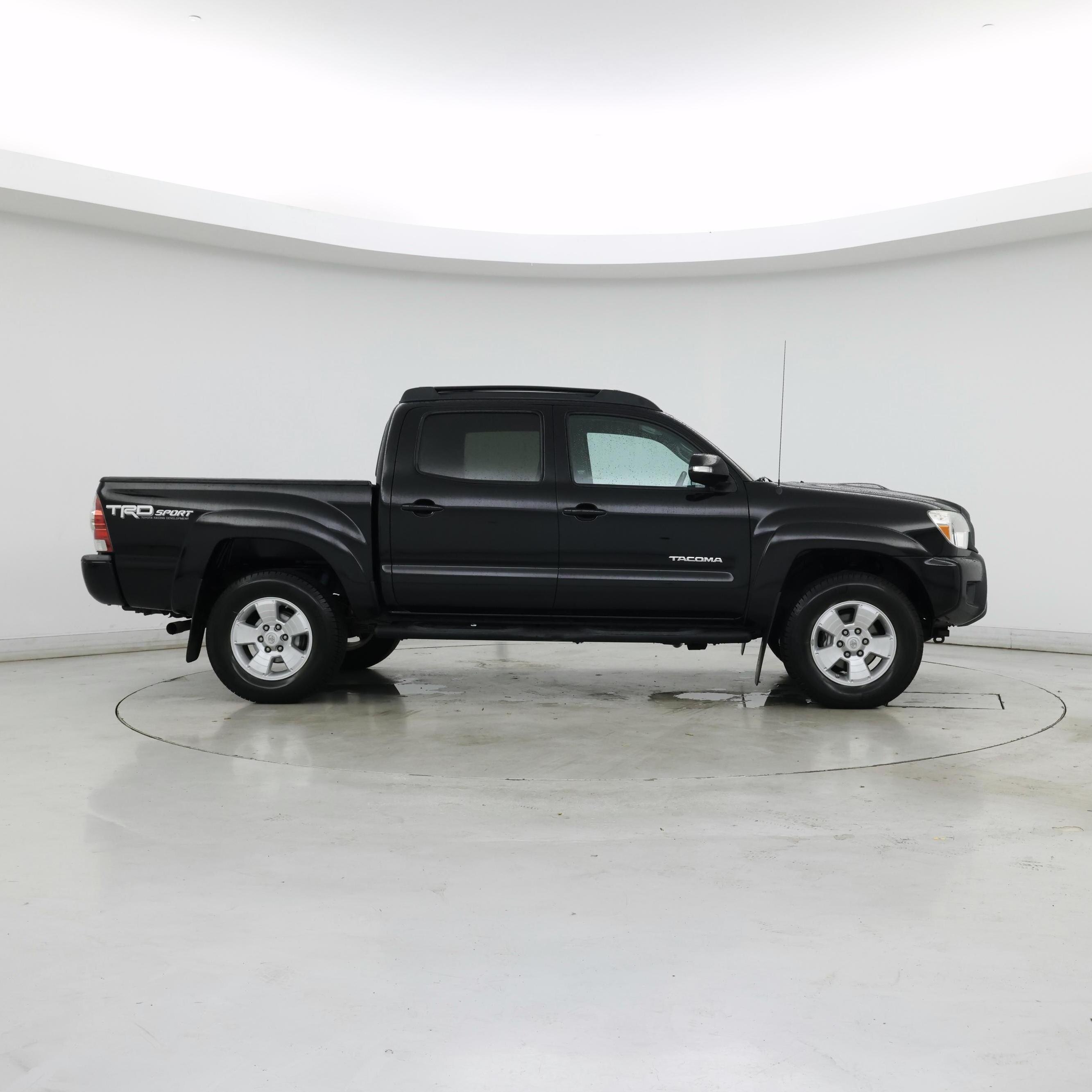 Thumbnail: 2015 Toyota Tacoma - 7