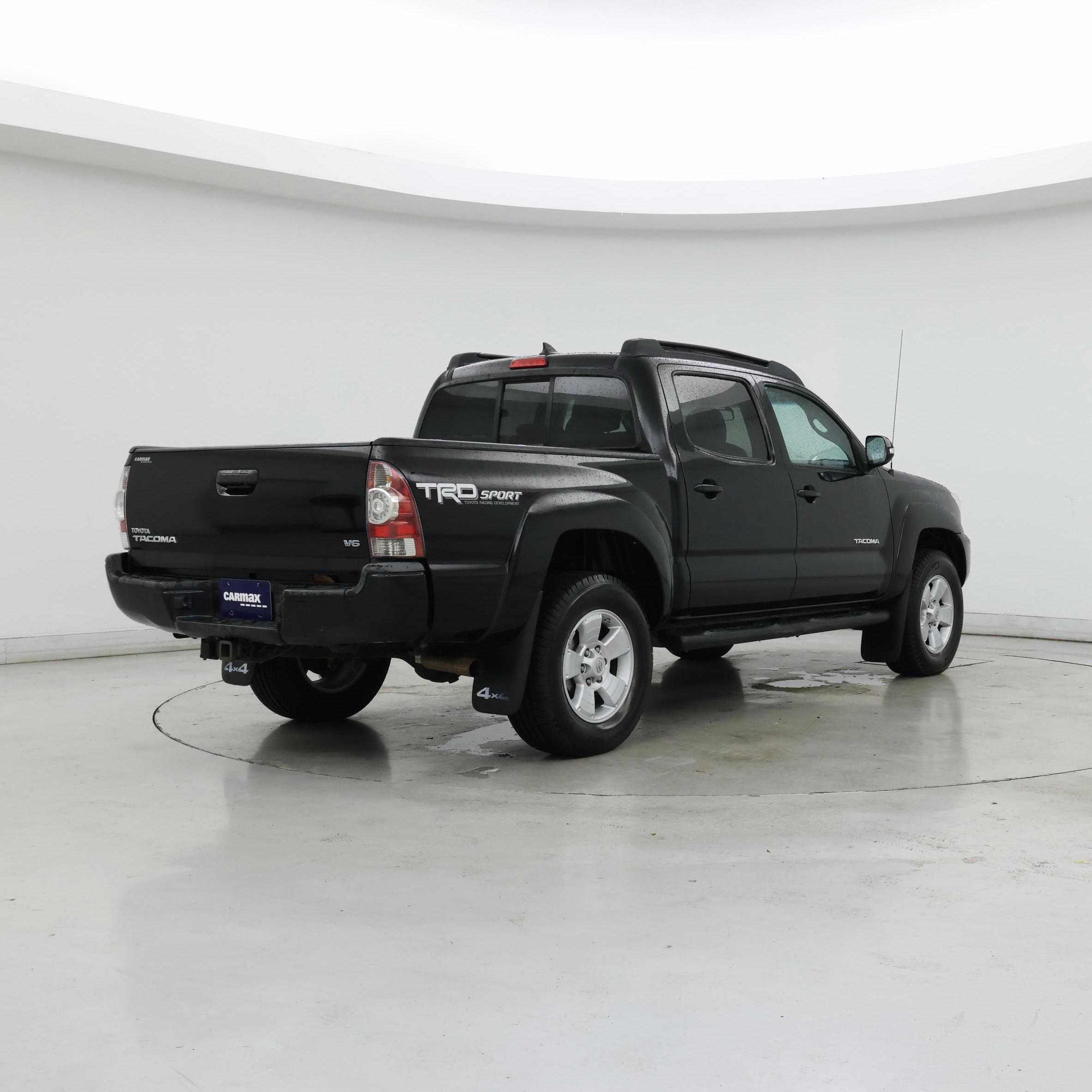 Thumbnail: 2015 Toyota Tacoma - 8