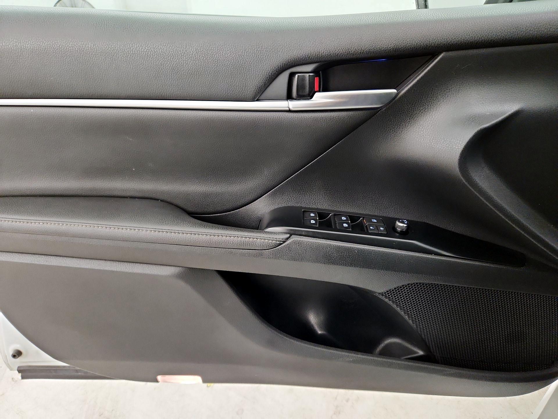 Thumbnail: 2019 Toyota Camry - 12