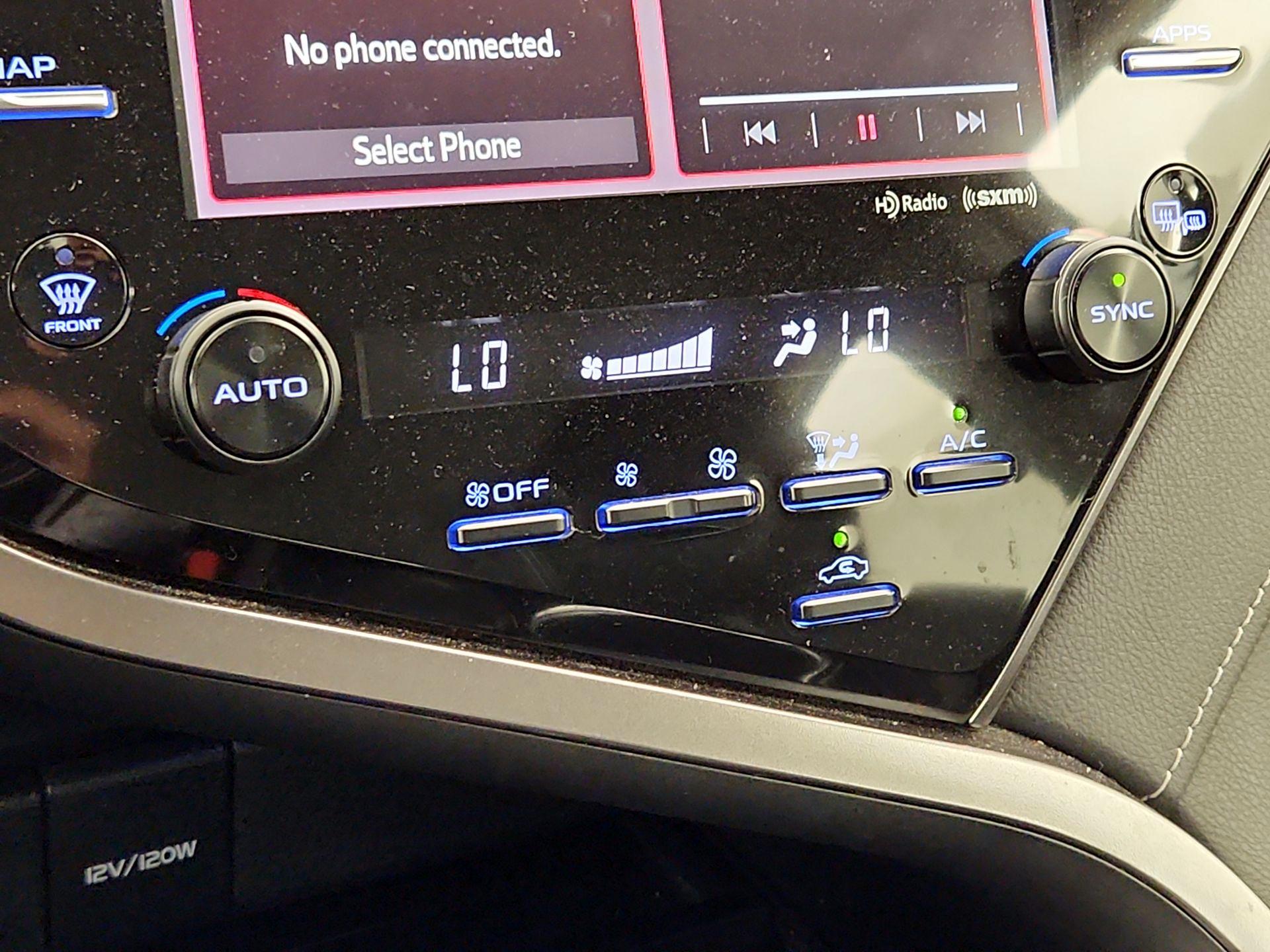 Thumbnail: 2019 Toyota Camry - 16