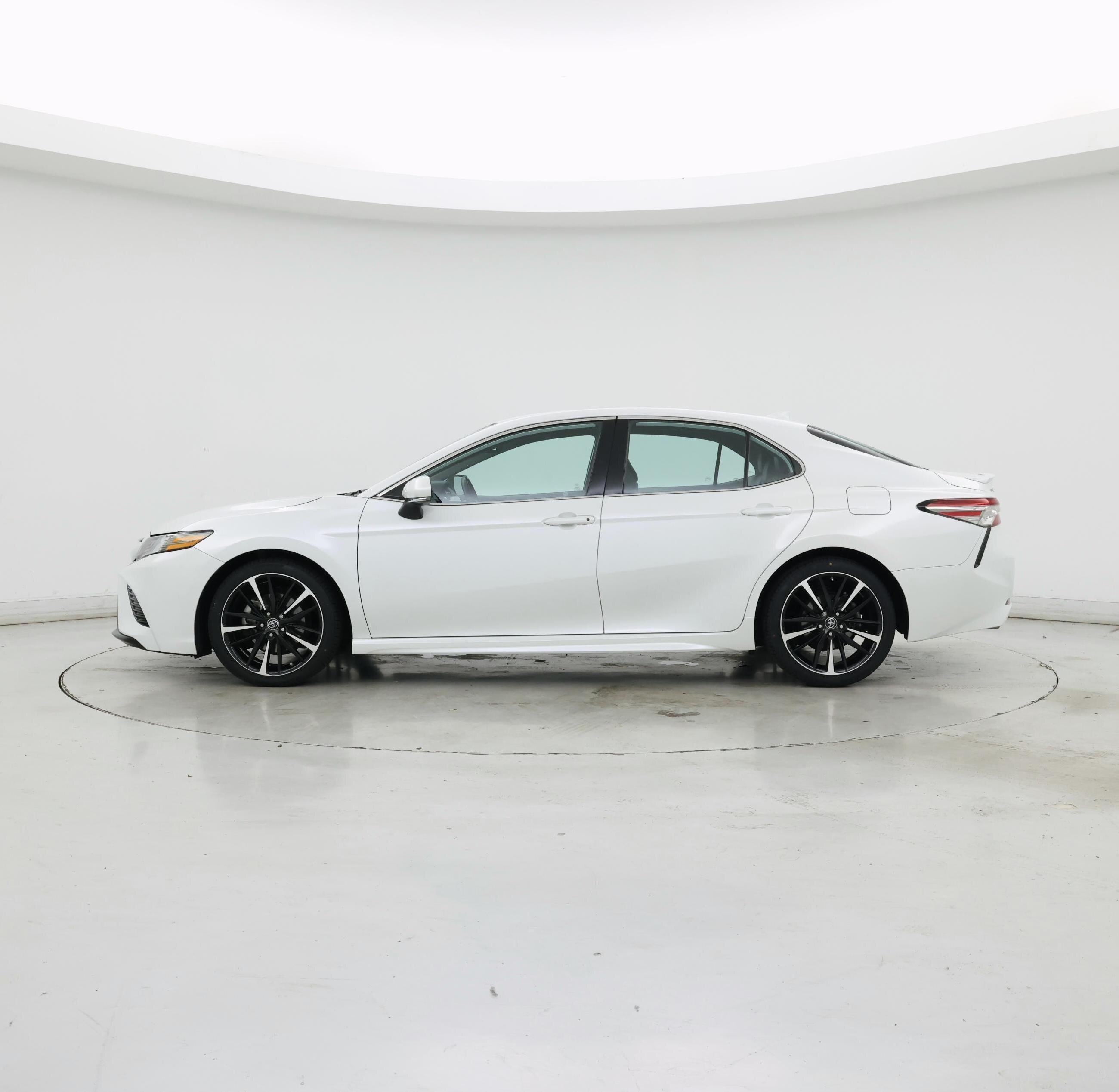 Thumbnail: 2019 Toyota Camry - 3